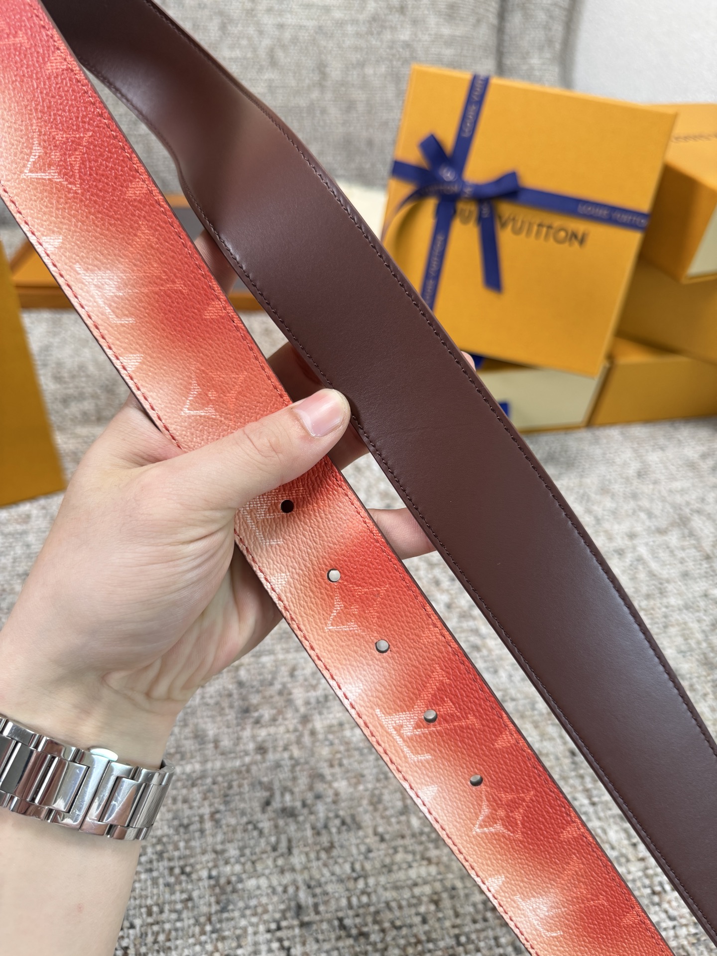 Louis Vuitton LV腰带 粉色老花皮底系列 原厂五金 精致手工绘边 柔软舒适 宽4.0