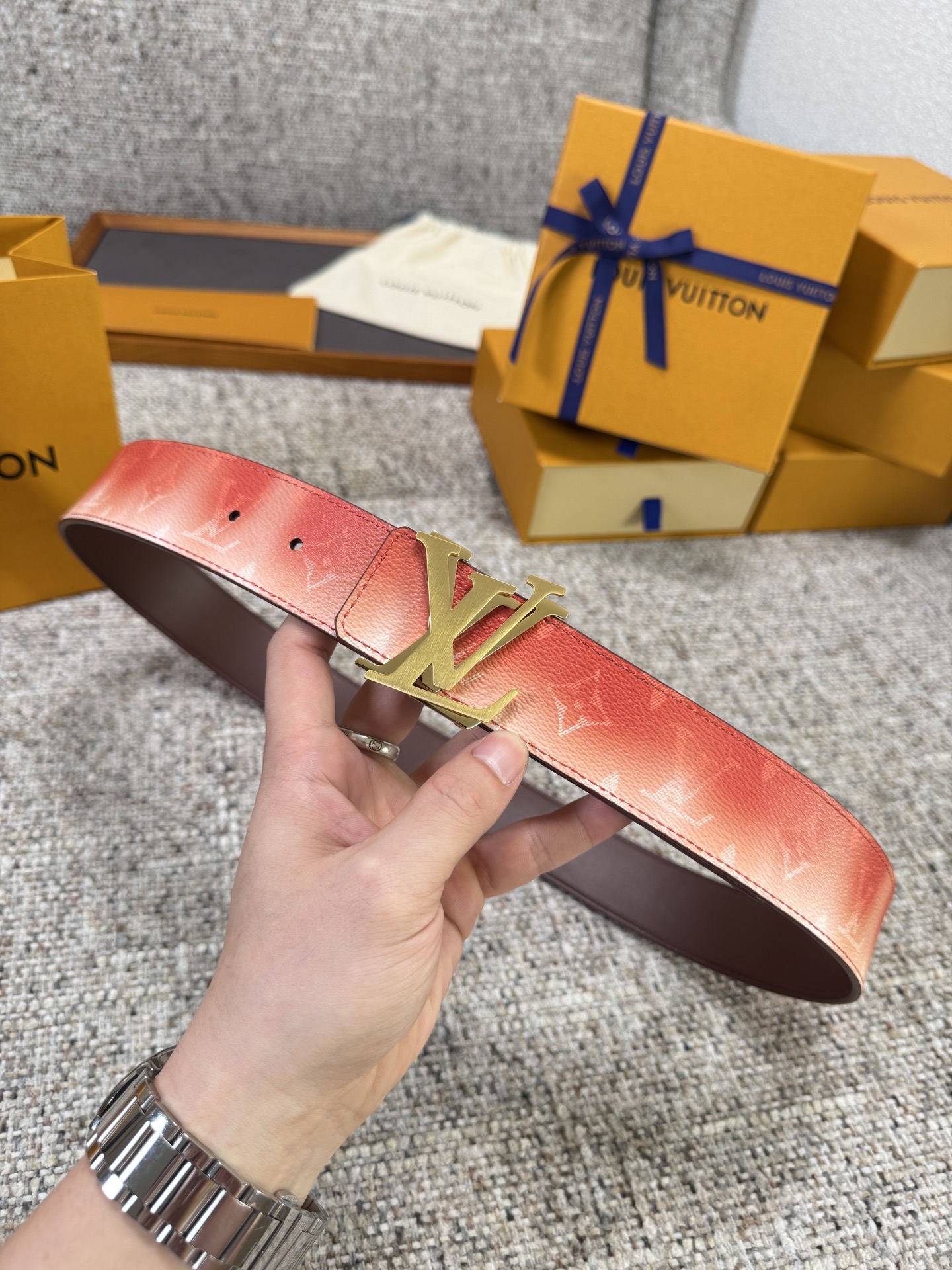 Louis Vuitton LV腰带 粉色老花皮底系列 原厂五金 精致手工绘边 柔软舒适 宽4.0