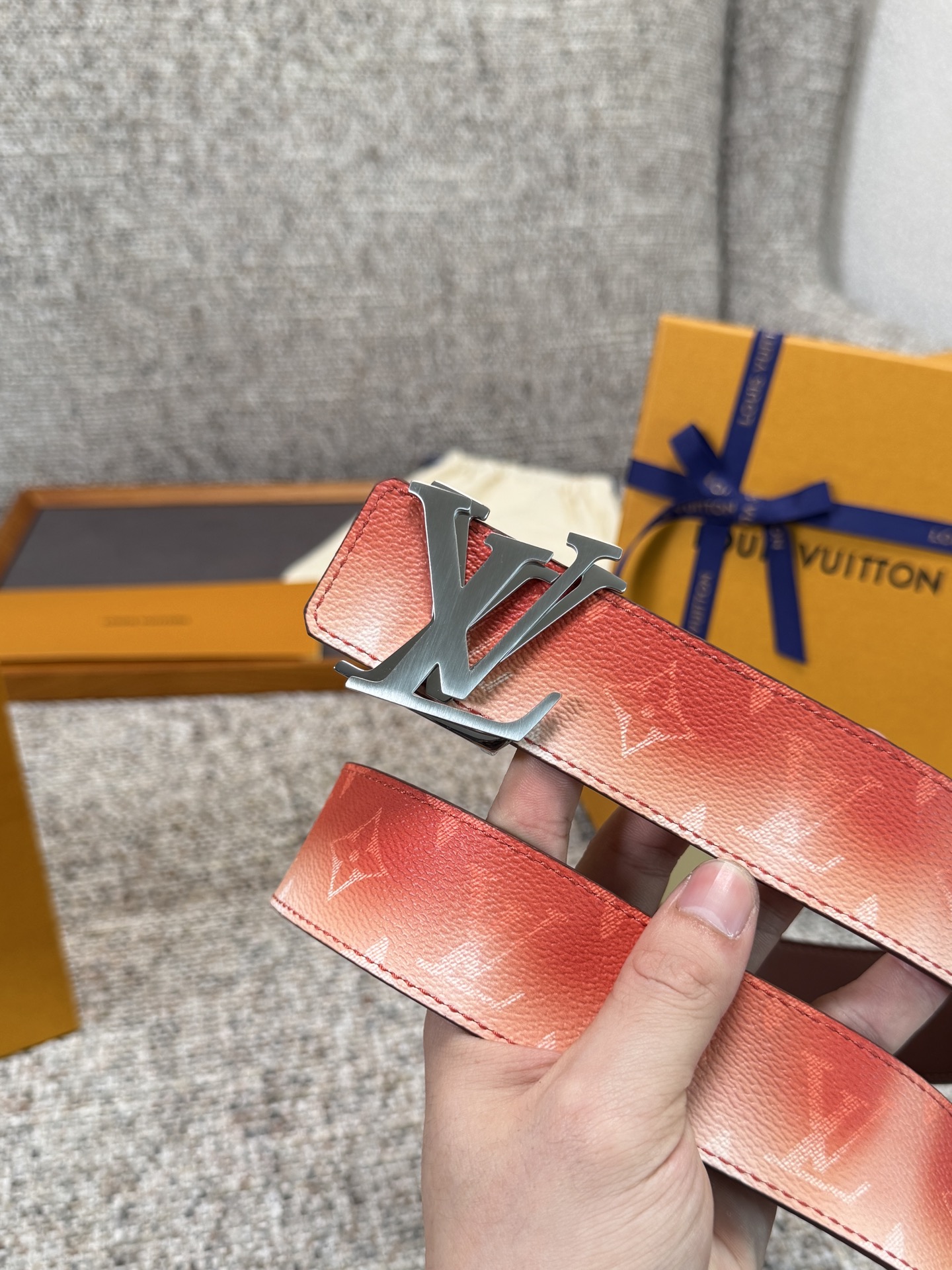 Louis Vuitton LV腰带粉色老花皮底系列 原厂五金 精致手工绘边 柔软舒适 宽4.0