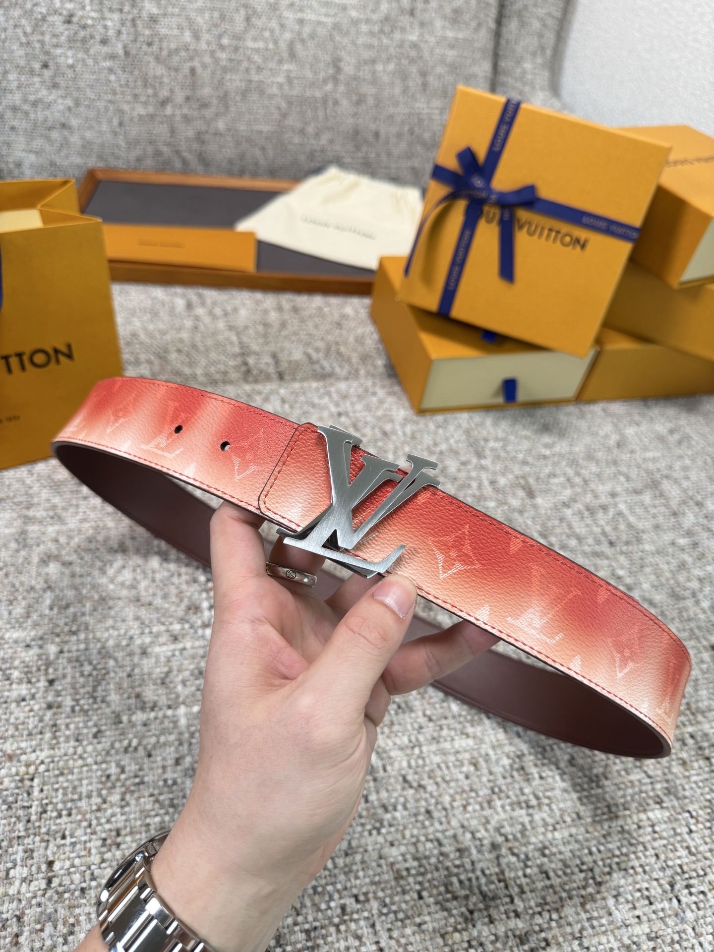 Louis Vuitton LV腰带粉色老花皮底系列 原厂五金 精致手工绘边 柔软舒适 宽4.0
