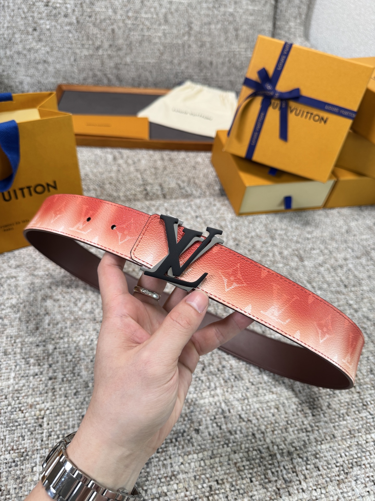 Louis Vuitton LV腰带 粉色老花皮底系列 原厂五金 精致手工绘边 柔软舒适 宽4.0