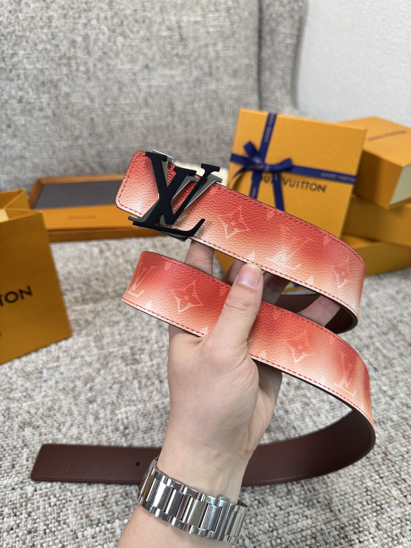 Louis Vuitton LV腰带 粉色老花皮底系列 原厂五金 精致手工绘边 柔软舒适 宽4.0