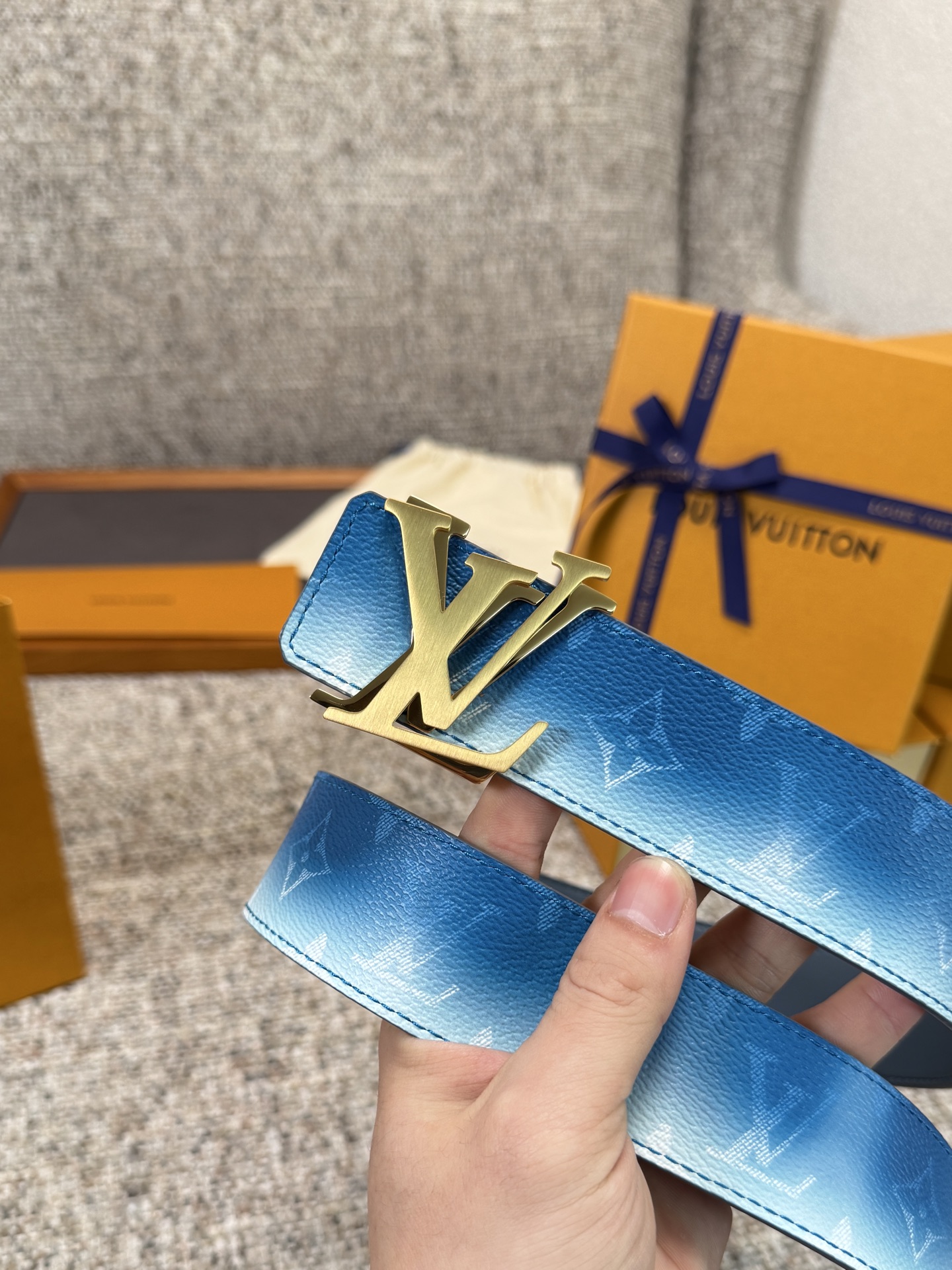 Louis Vuitton LV腰带 蓝色老花皮底系列 原厂五金 精致手工绘边 柔软舒适 宽4.0