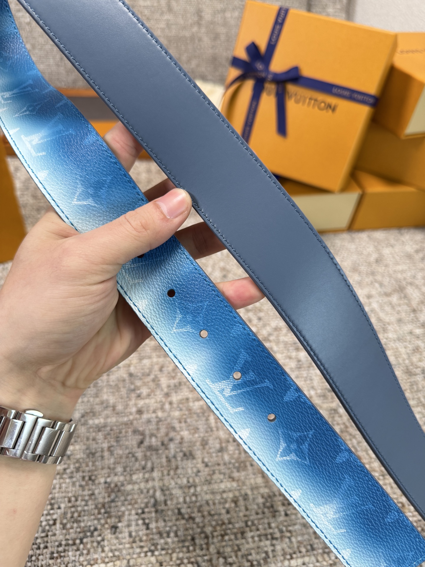 Louis Vuitton LV腰带 蓝色老花皮底系列 原厂五金 精致手工绘边 柔软舒适 宽4.0