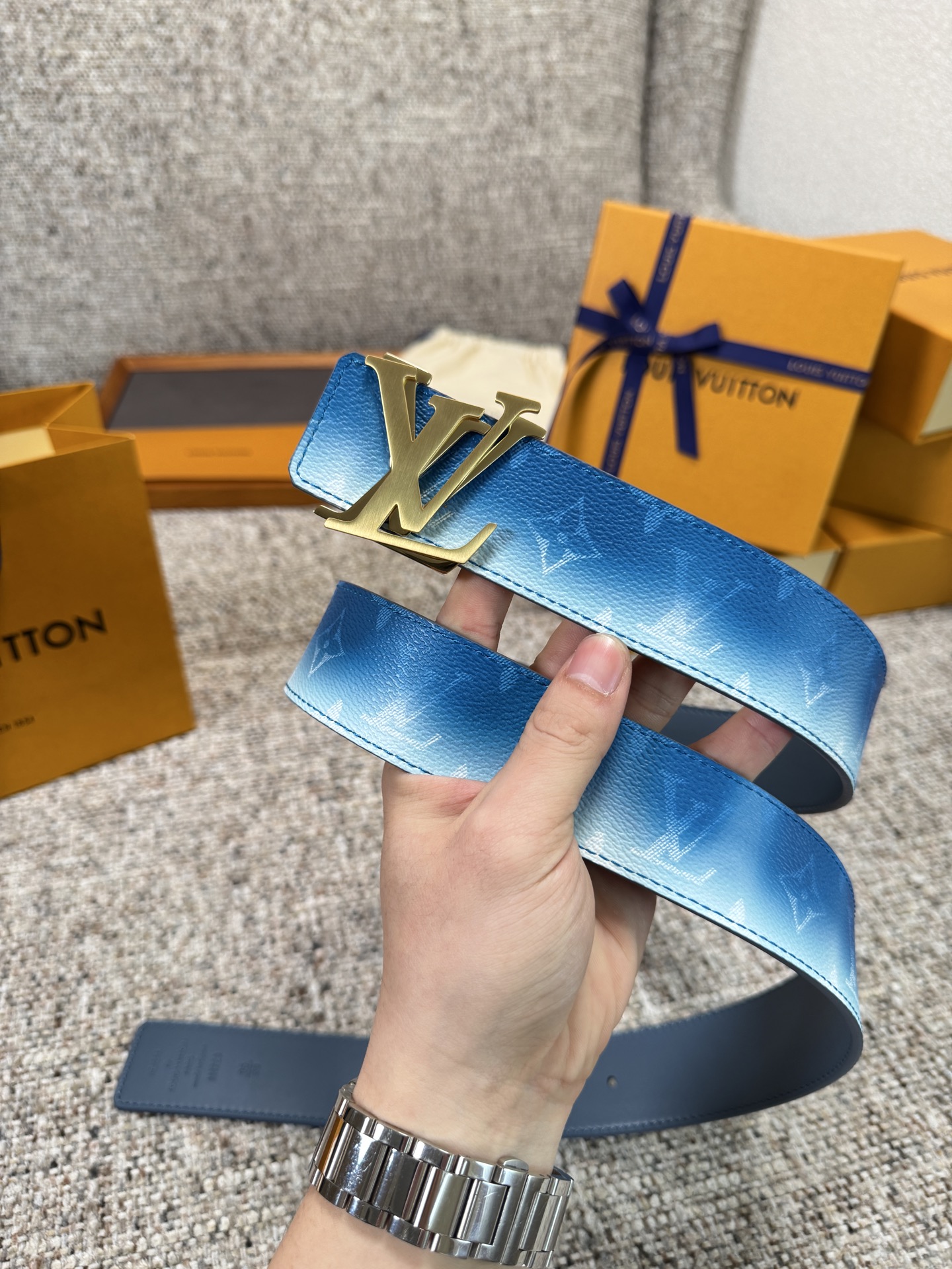 Louis Vuitton LV腰带 蓝色老花皮底系列 原厂五金 精致手工绘边 柔软舒适 宽4.0
