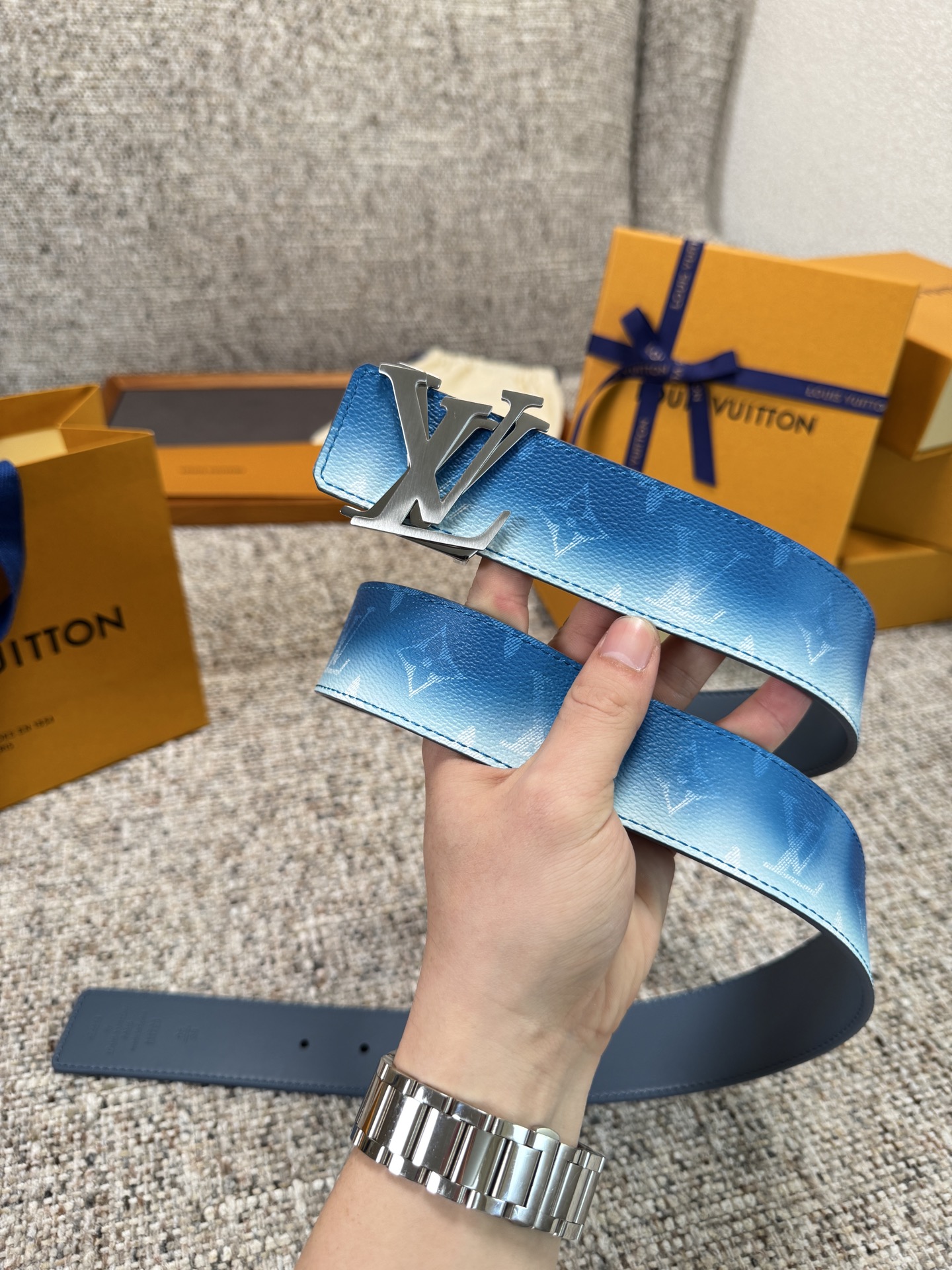 Louis Vuitton LV腰带 蓝色老花皮底系列 原厂五金 精致手工绘边 柔软舒适 宽4.0