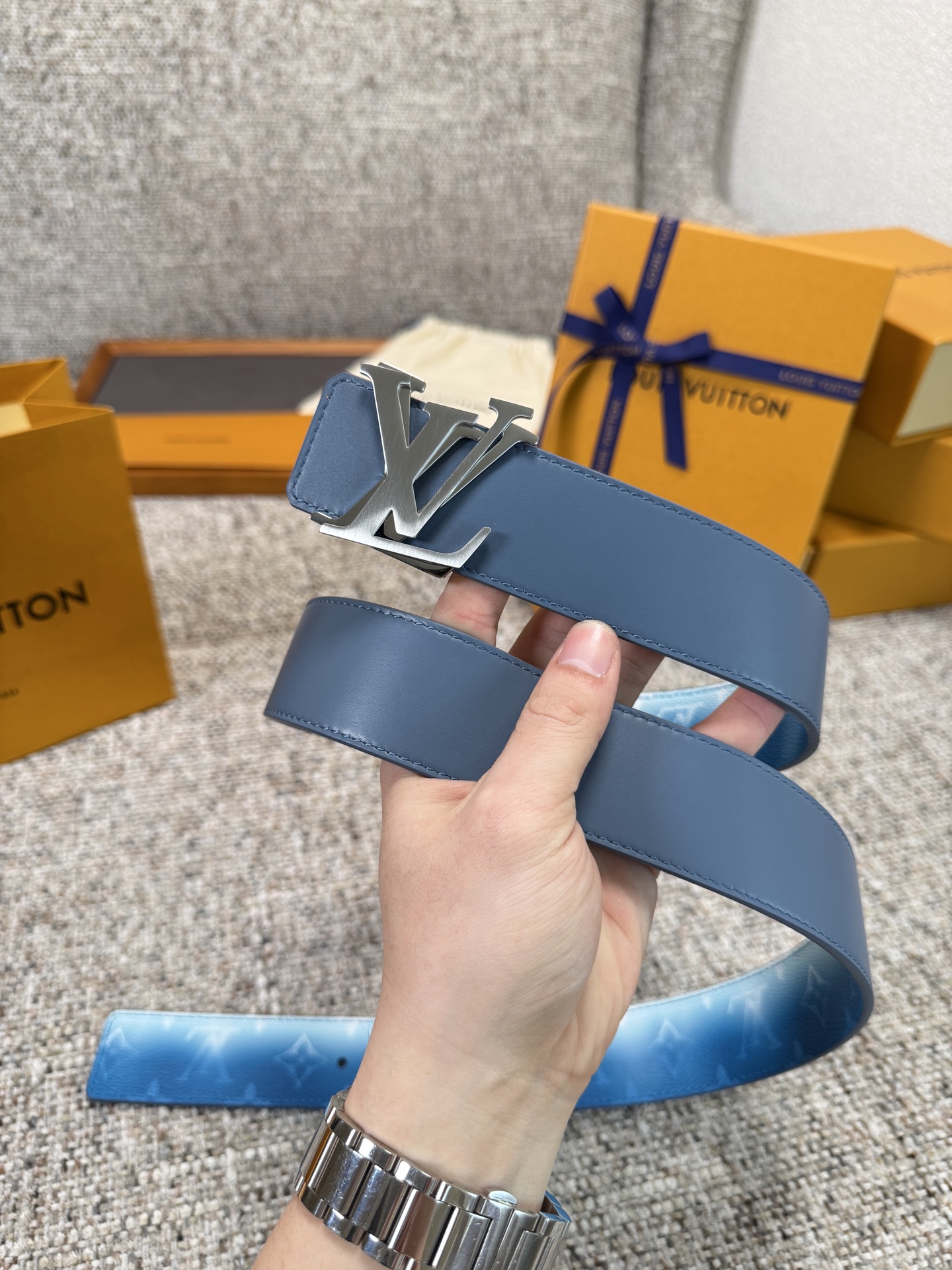 Louis Vuitton LV腰带 蓝色老花皮底系列 原厂五金 精致手工绘边 柔软舒适 宽4.0
