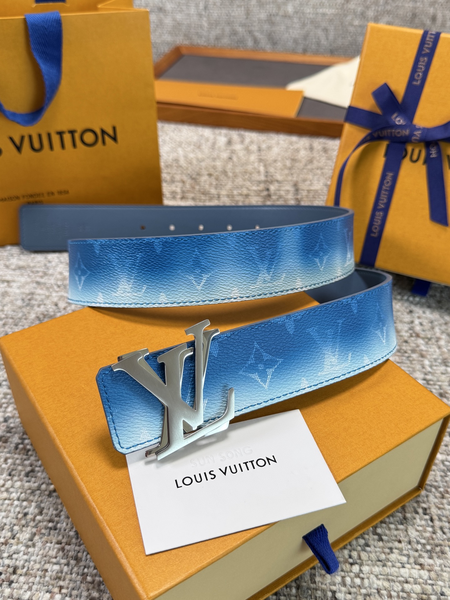 Louis Vuitton LV腰带 蓝色老花皮底系列 原厂五金 精致手工绘边 柔软舒适 宽4.0