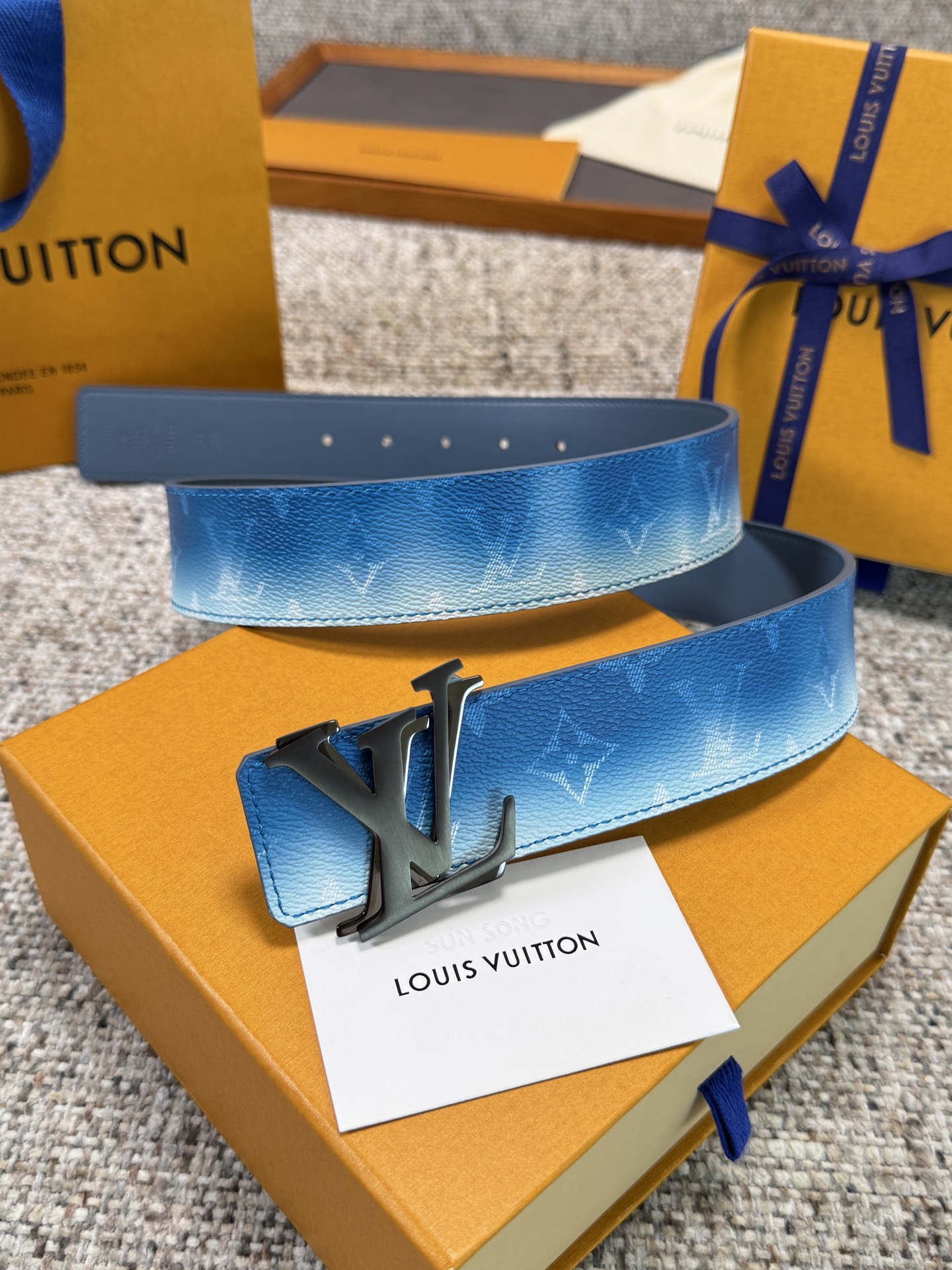 Louis Vuitton LV腰带 蓝色老花皮底系列 原厂五金 精致手工绘边 柔软舒适 宽4.0