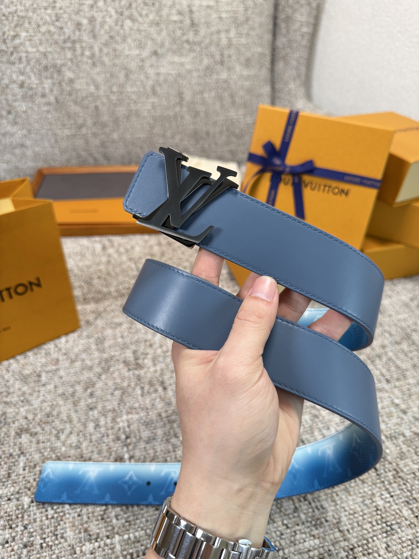 Louis Vuitton LV腰带 蓝色老花皮底系列 原厂五金 精致手工绘边 柔软舒适 宽4.0