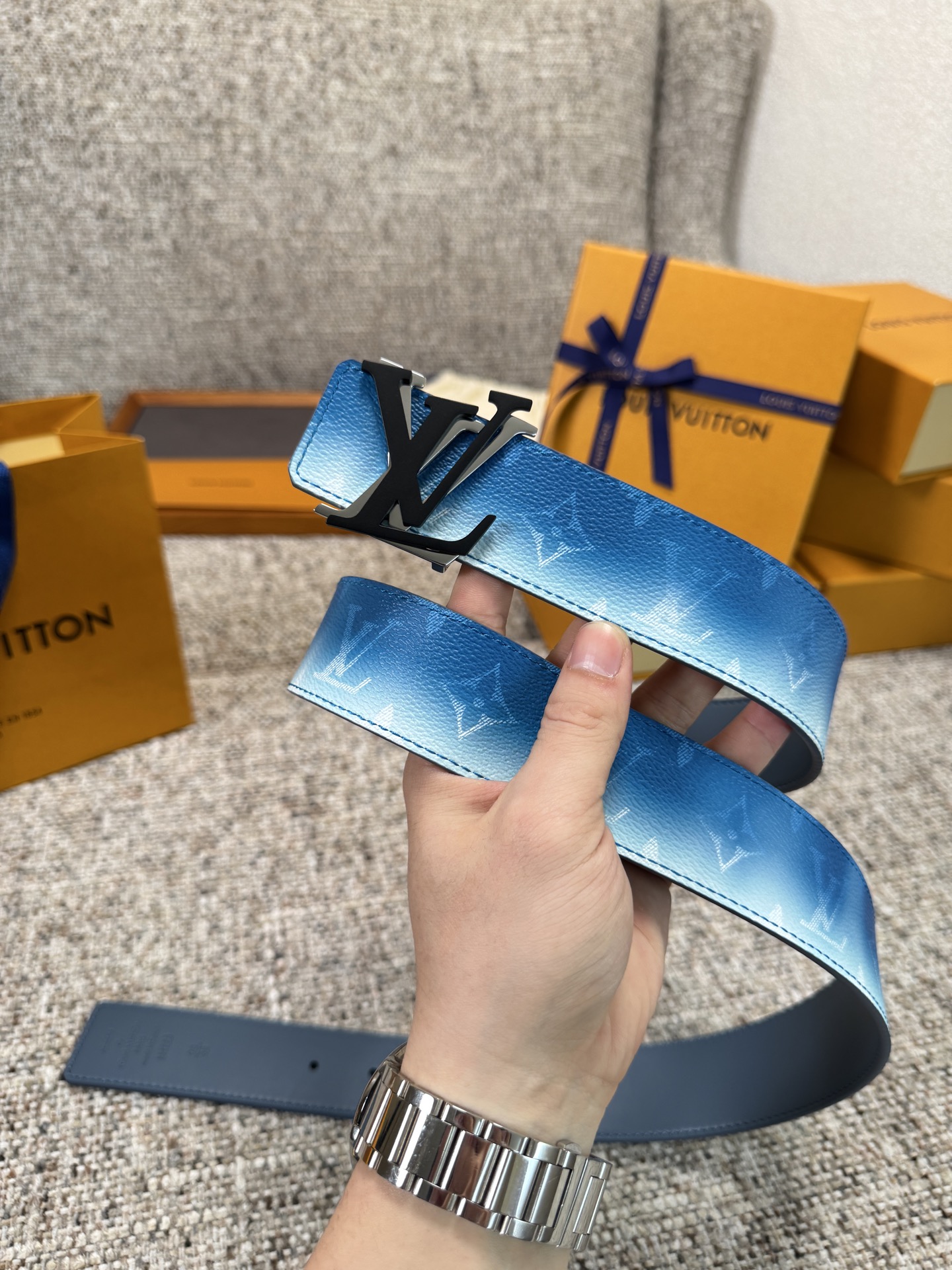 Louis Vuitton LV腰带 蓝色老花皮底系列 原厂五金 精致手工绘边 柔软舒适 宽4.0