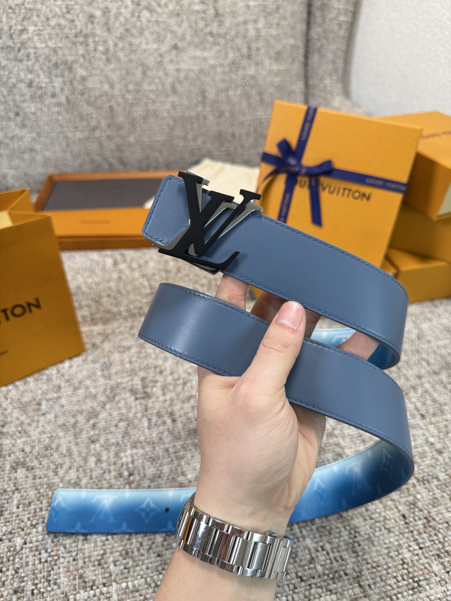 Louis Vuitton LV腰带 蓝色老花皮底系列 原厂五金 精致手工绘边 柔软舒适 宽4.0
