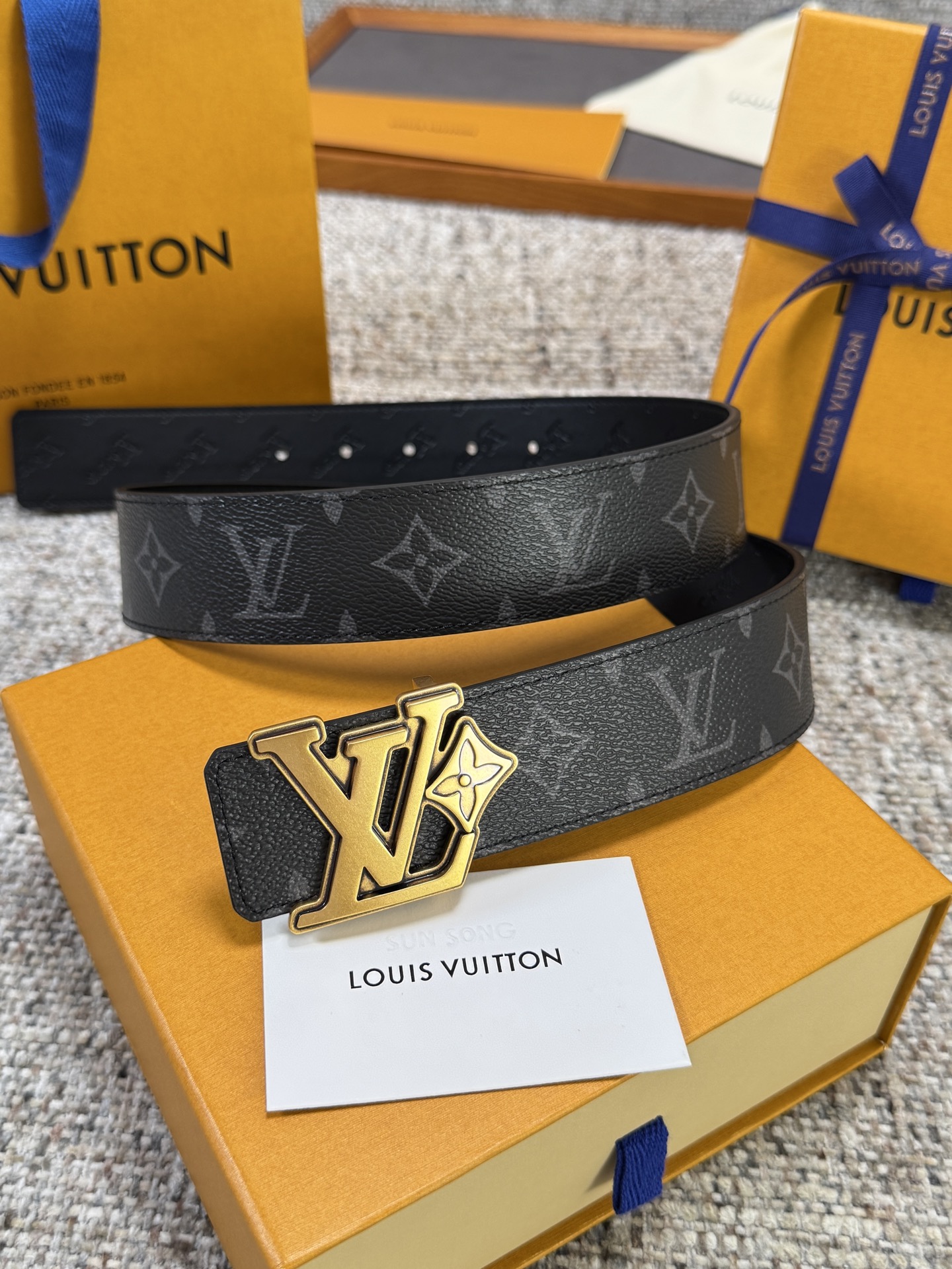 Louis Vuitton LV腰带 flower皮底系列 原厂五金 精致手工绘边 柔软舒适 宽4.0