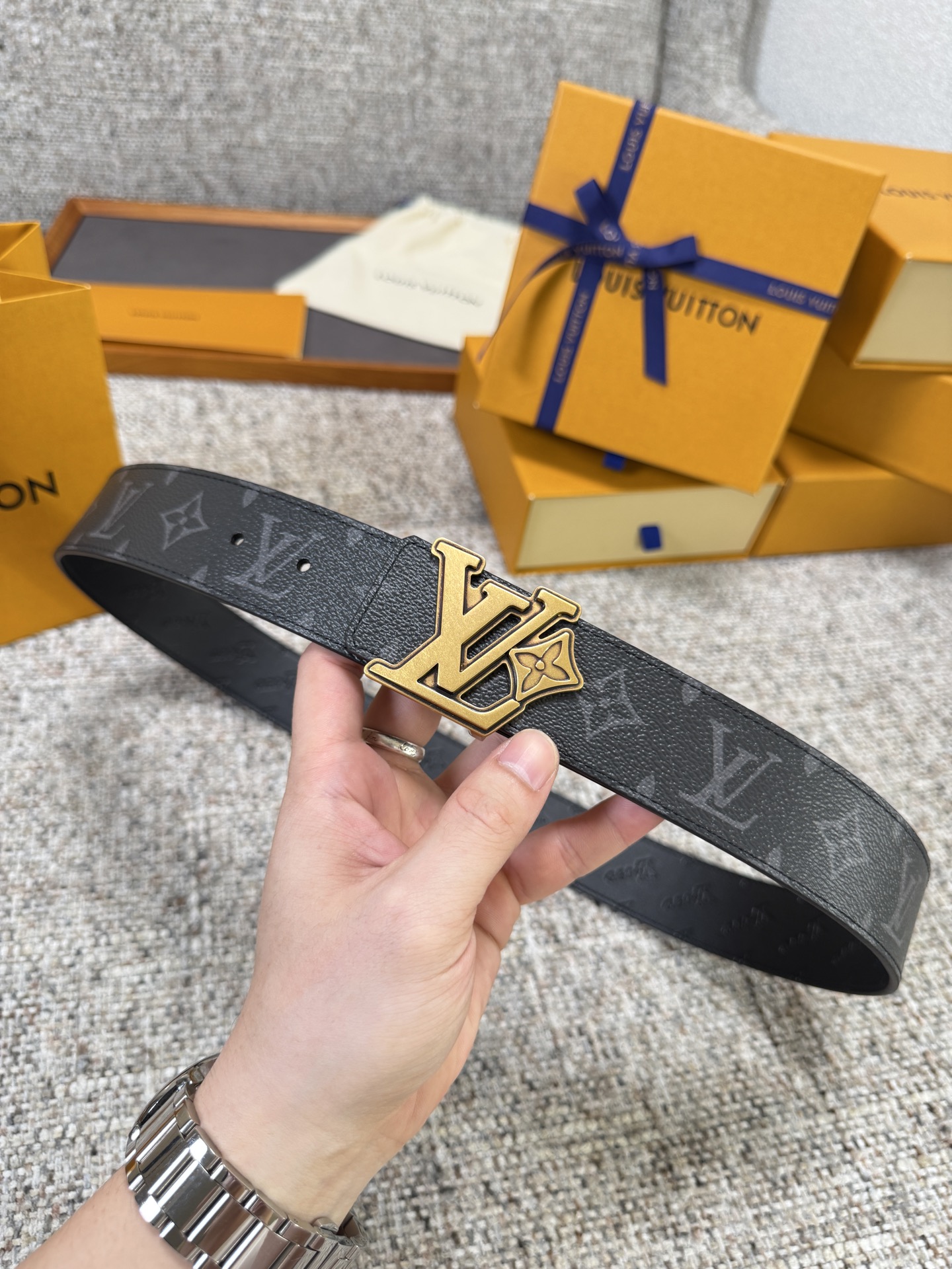 Louis Vuitton LV腰带 flower皮底系列 原厂五金 精致手工绘边 柔软舒适 宽4.0