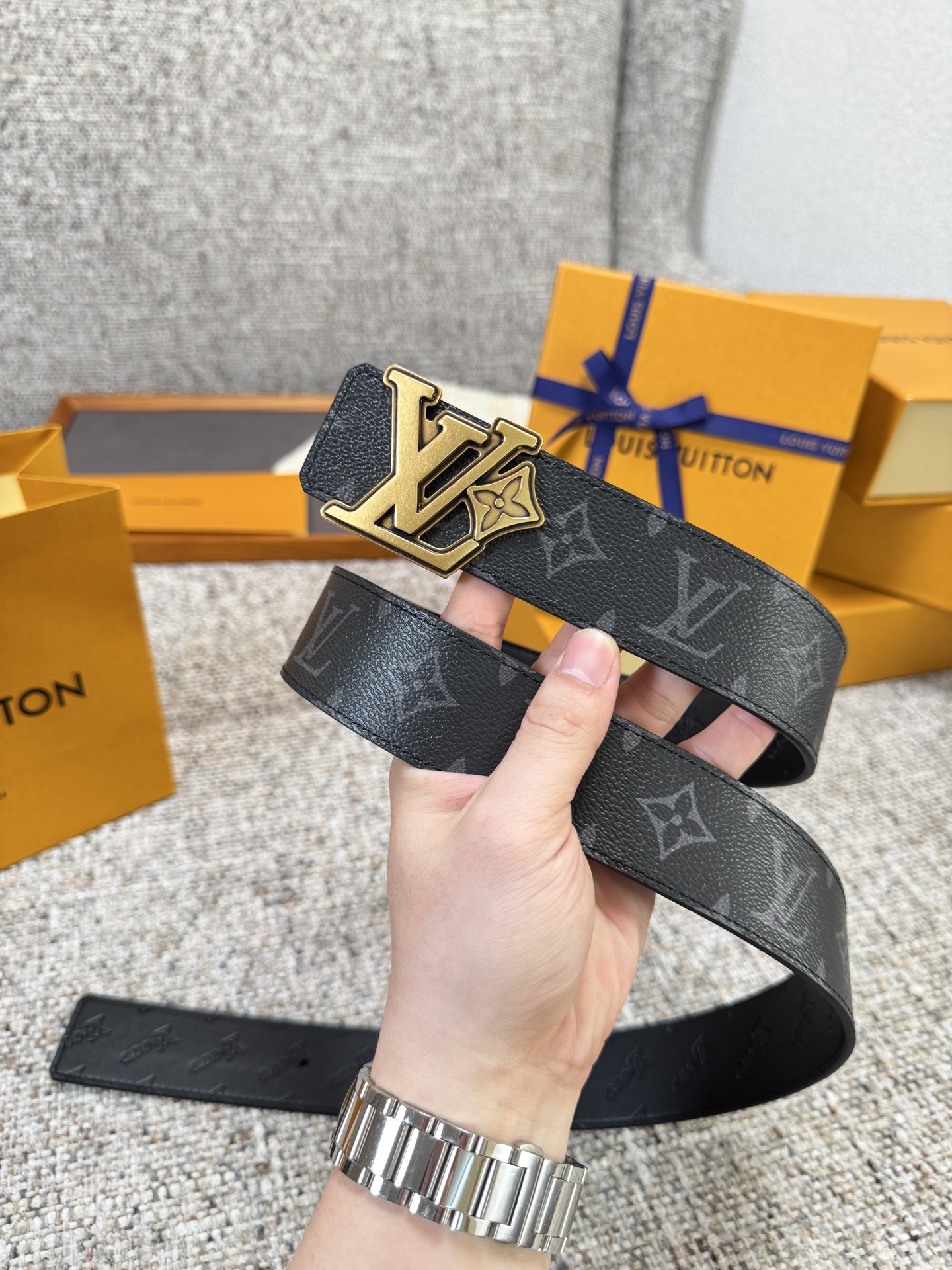 Louis Vuitton LV腰带 flower皮底系列 原厂五金 精致手工绘边 柔软舒适 宽4.0