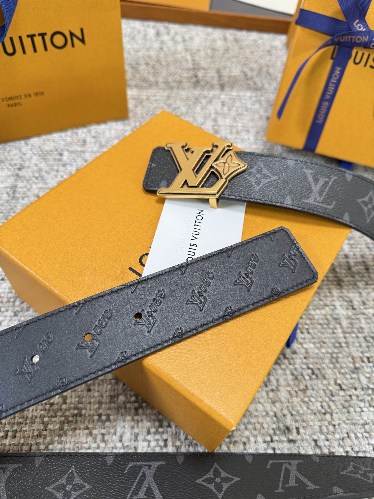 Louis Vuitton LV腰带 flower皮底系列 原厂五金 精致手工绘边 柔软舒适 宽4.0