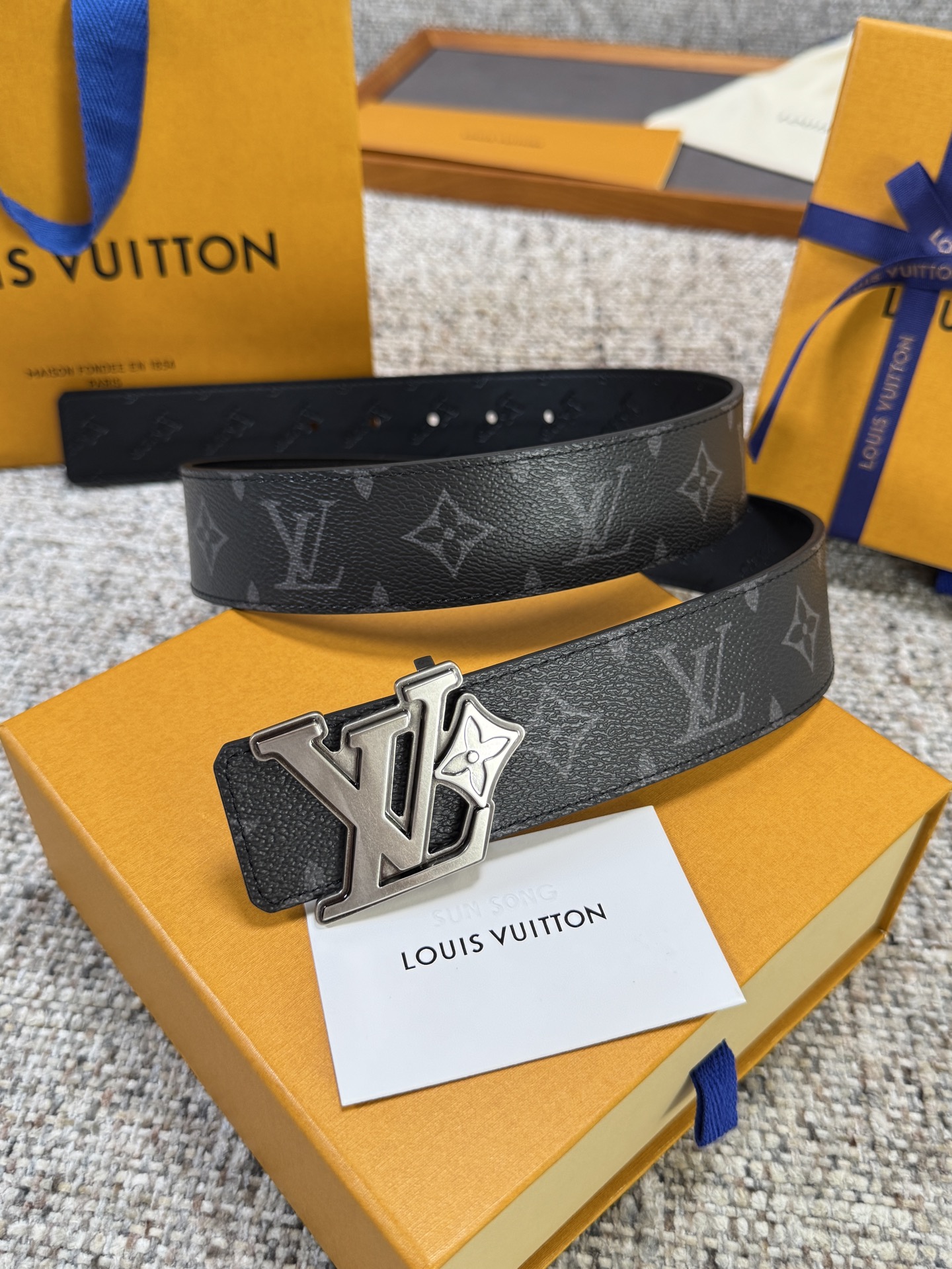 Louis Vuitton LV腰带 flower皮底系列 原厂五金 精致手工绘边 柔软舒适 宽4.0
