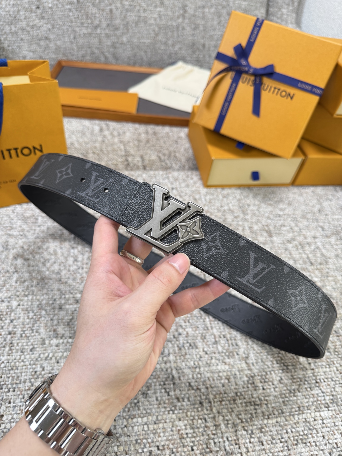 Louis Vuitton LV腰带 flower皮底系列 原厂五金 精致手工绘边 柔软舒适 宽4.0