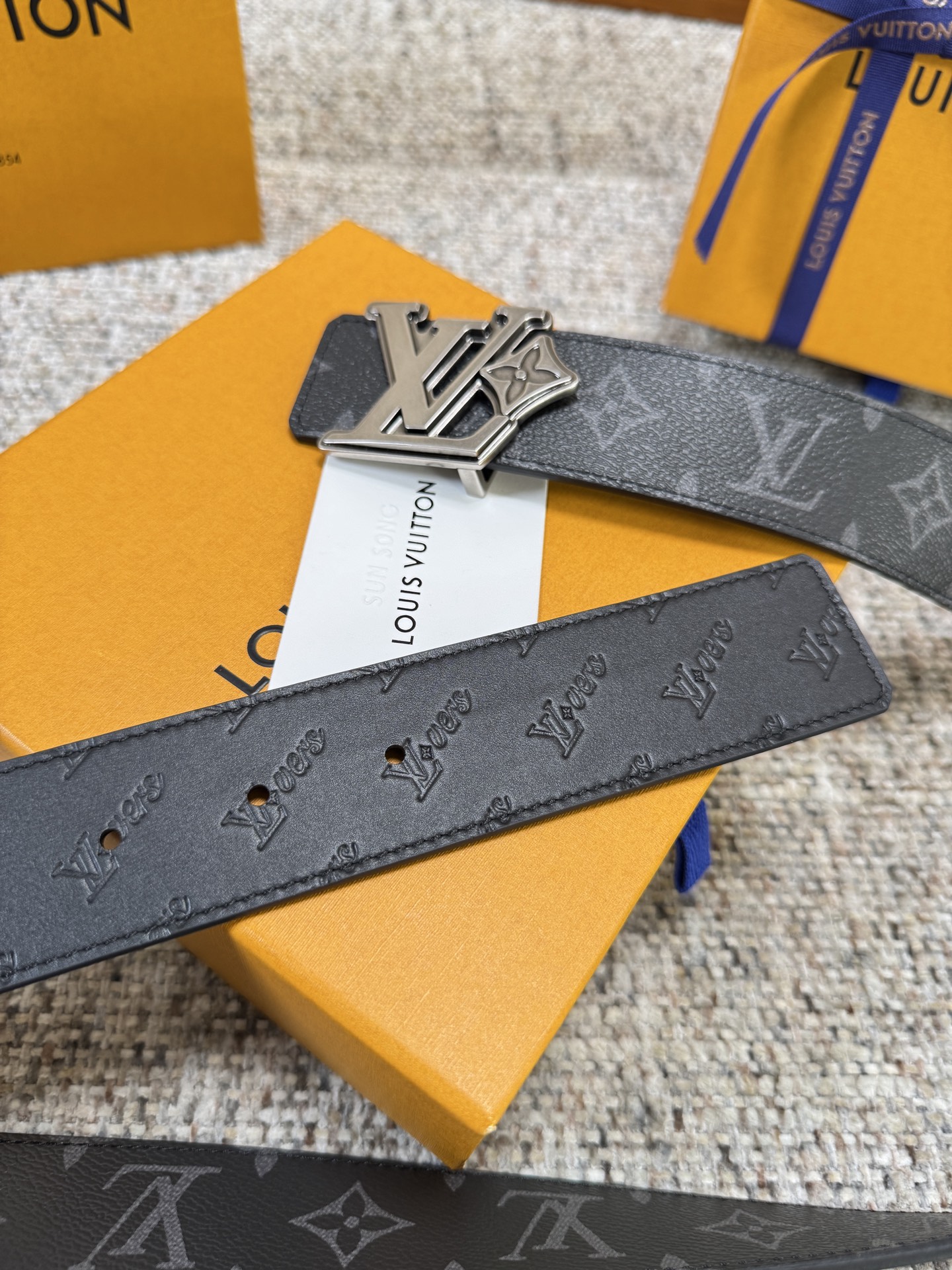 Louis Vuitton LV腰带 flower皮底系列 原厂五金 精致手工绘边 柔软舒适 宽4.0