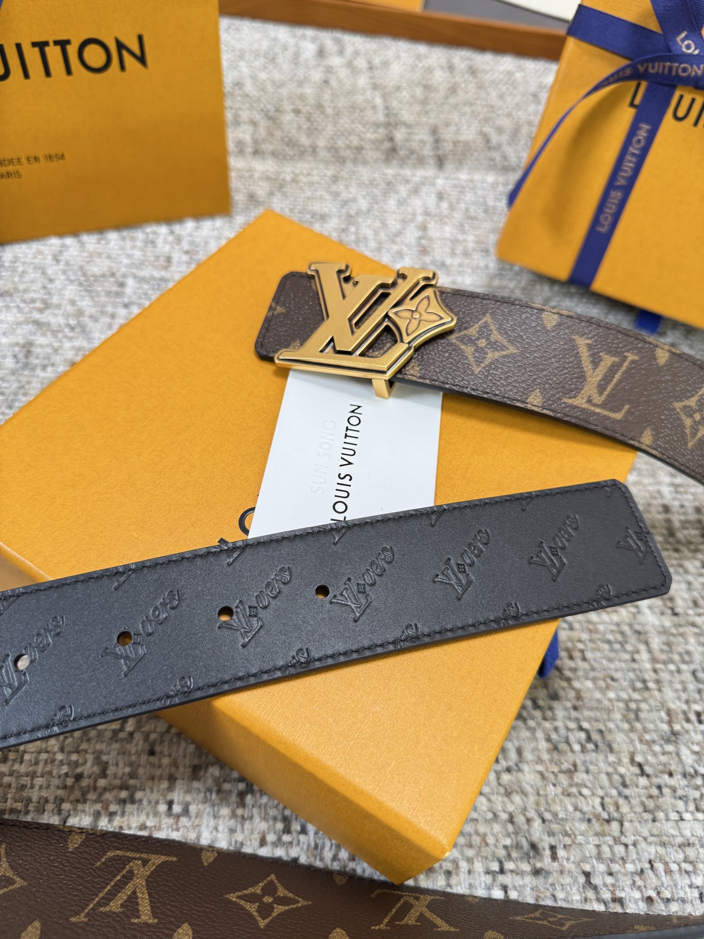 Louis Vuitton LV腰带 flower皮底系列 原厂五金 精致手工绘边 柔软舒适 宽4.0