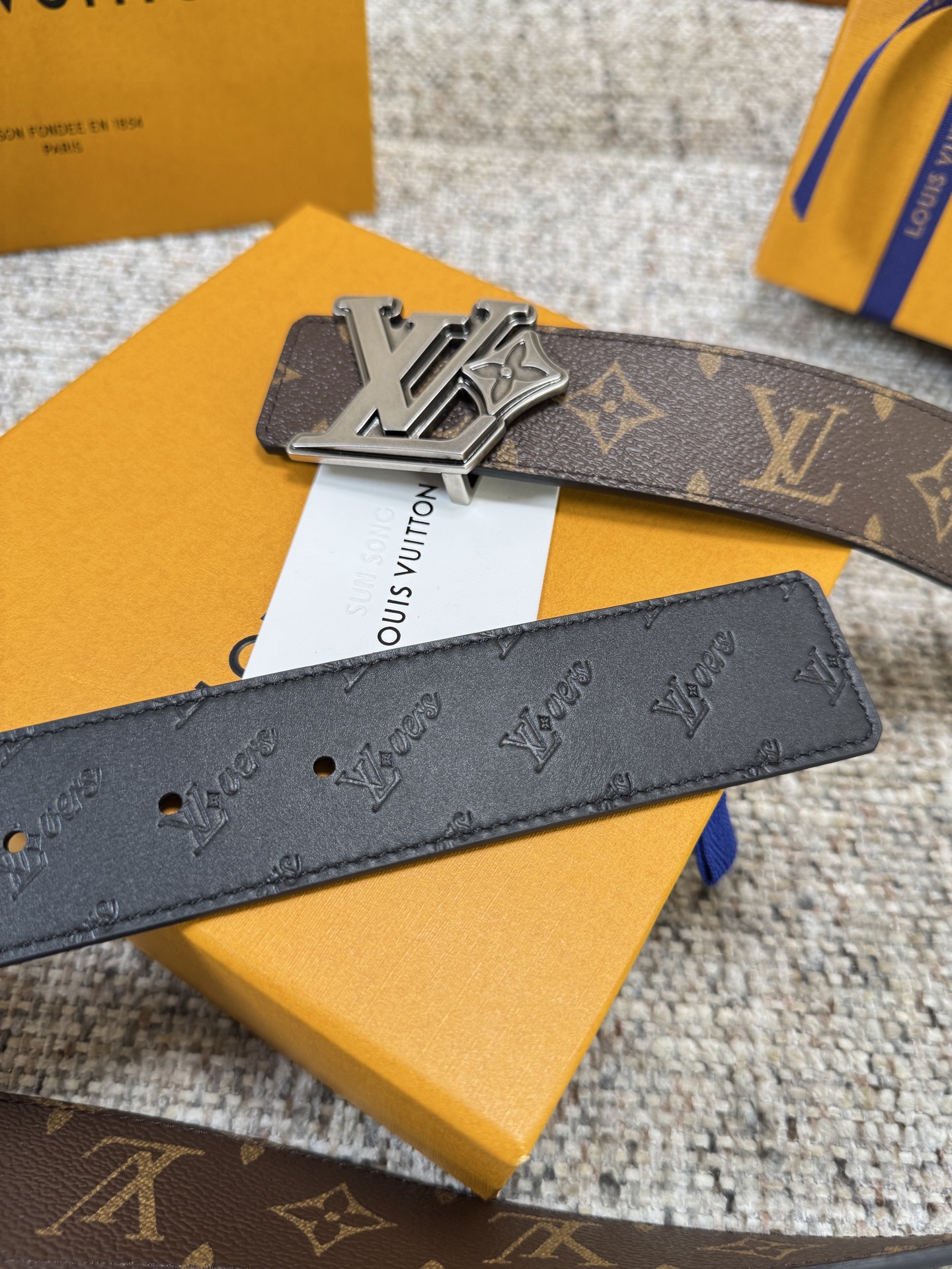 Louis Vuitton LV腰带 flower皮底系列 原厂五金 精致手工绘边 柔软舒适 宽4.0