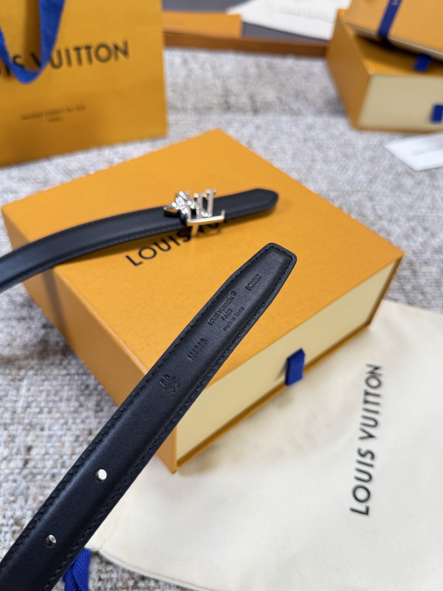 Louis Vuitton LV腰带 BLOOM系列 原厂五金 精致手工绘边 柔软舒适 宽2.0
