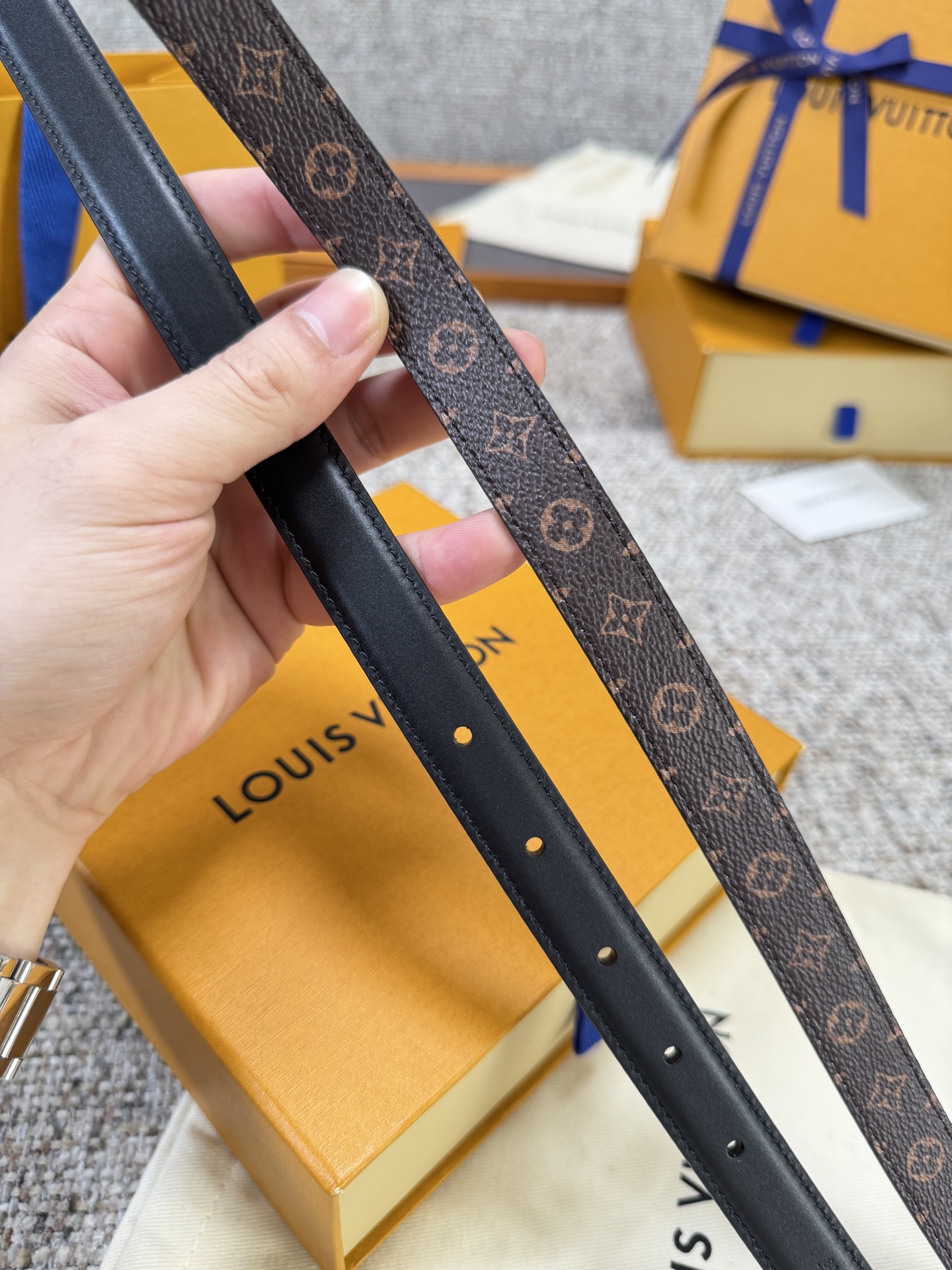 Louis Vuitton LV腰带 BLOOM系列 原厂五金 精致手工绘边 柔软舒适 宽2.0