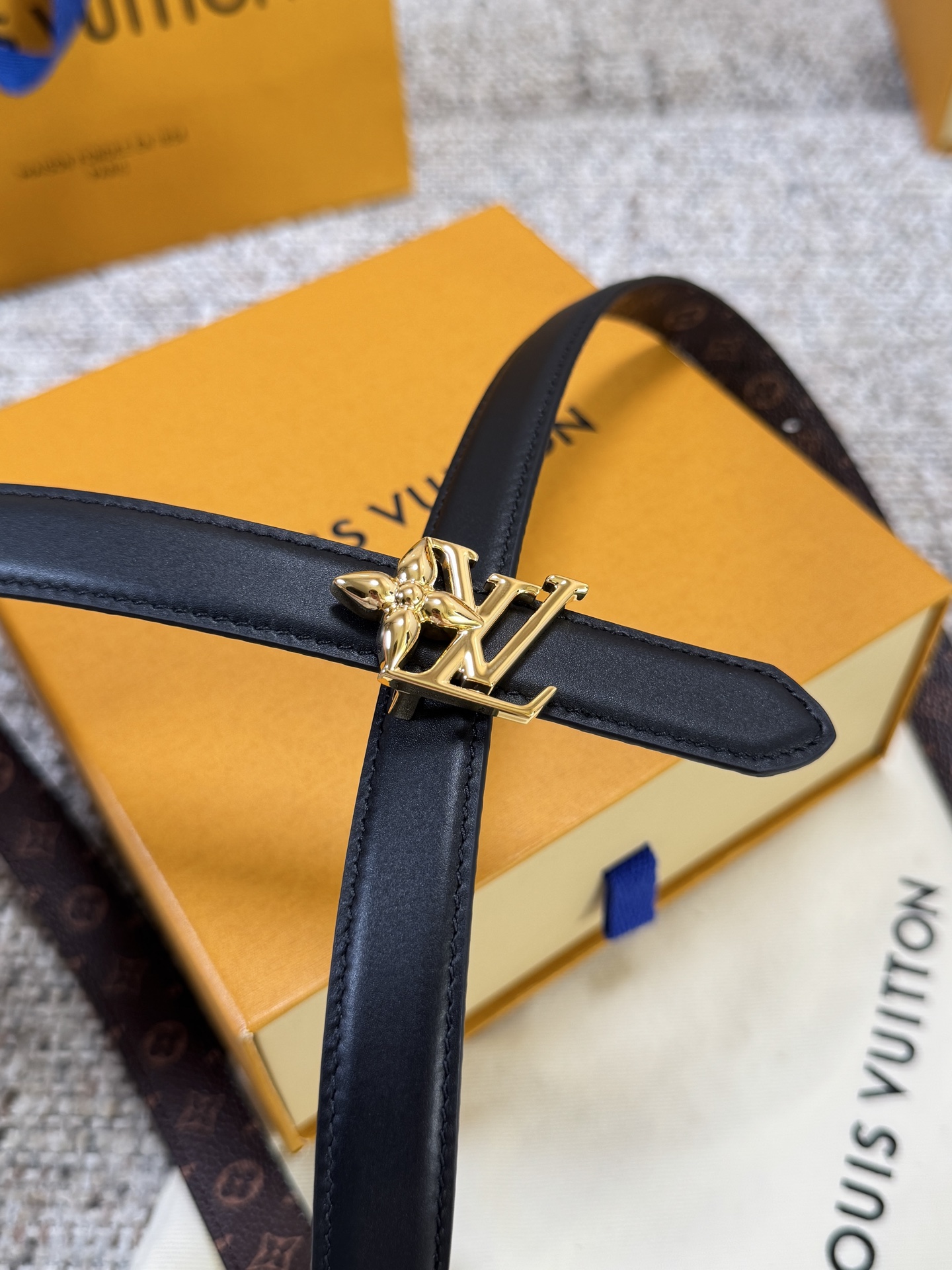 Louis Vuitton LV腰带 BLOOM系列 原厂五金 精致手工绘边 柔软舒适 宽2.0
