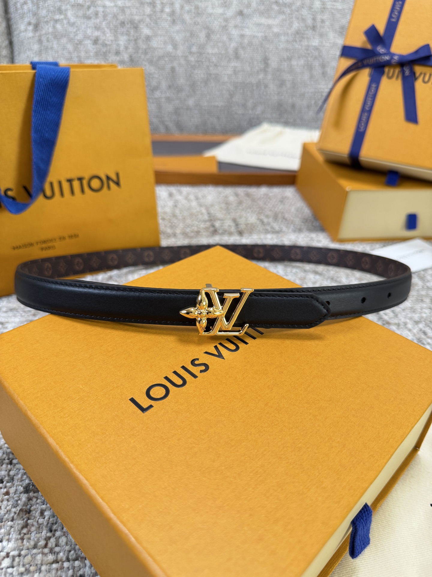 Louis Vuitton LV腰带 BLOOM系列 原厂五金 精致手工绘边 柔软舒适 宽2.0
