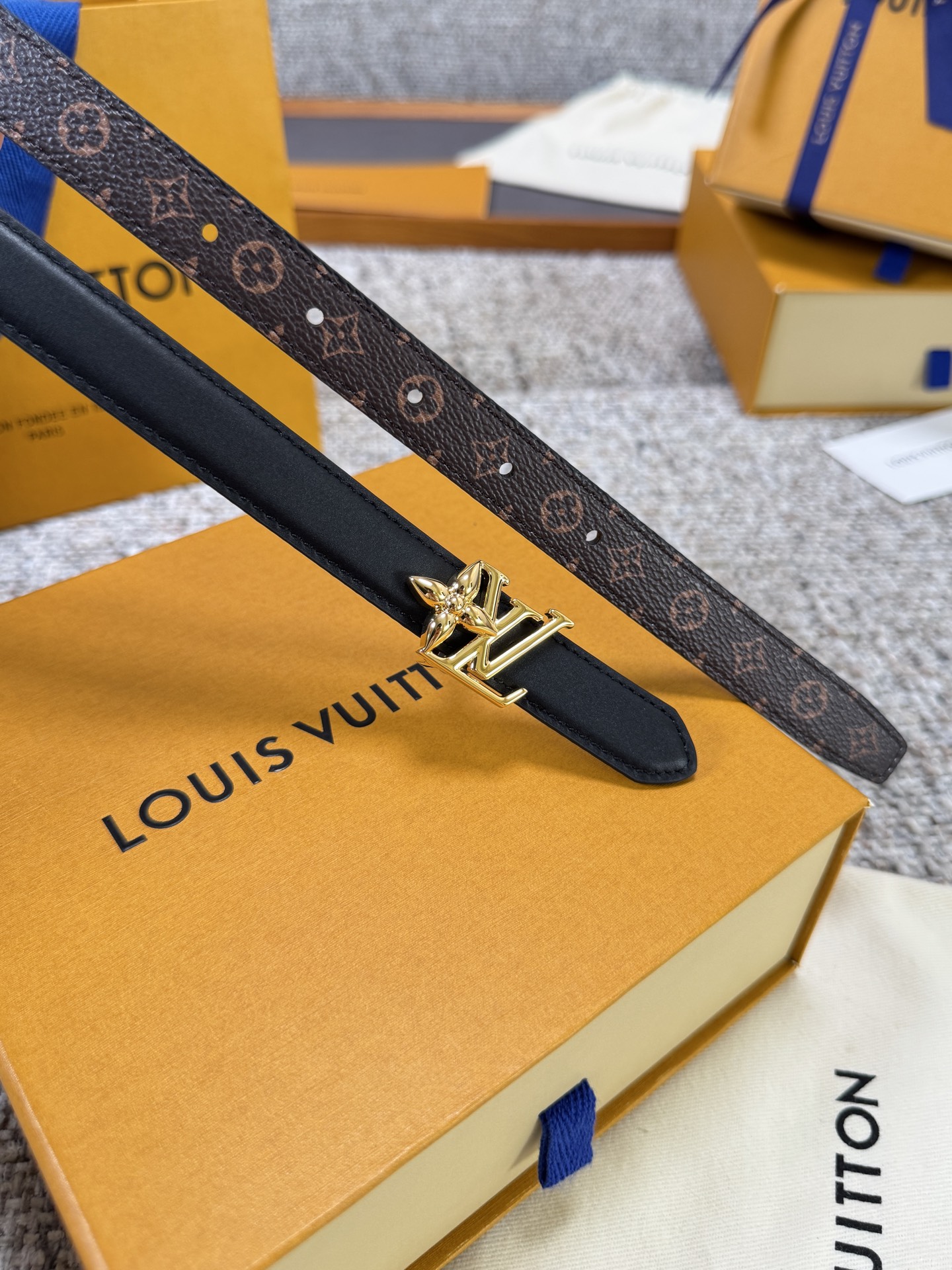 Louis Vuitton LV腰带 BLOOM系列 原厂五金 精致手工绘边 柔软舒适 宽2.0