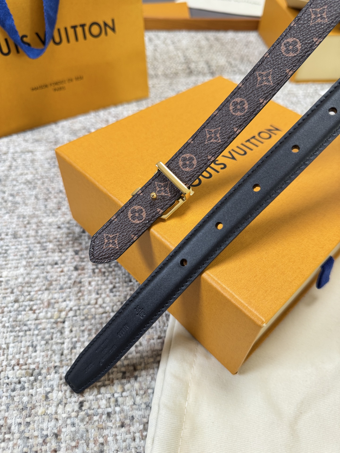 Louis Vuitton LV腰带 BLOOM系列 原厂五金 精致手工绘边 柔软舒适 宽2.0