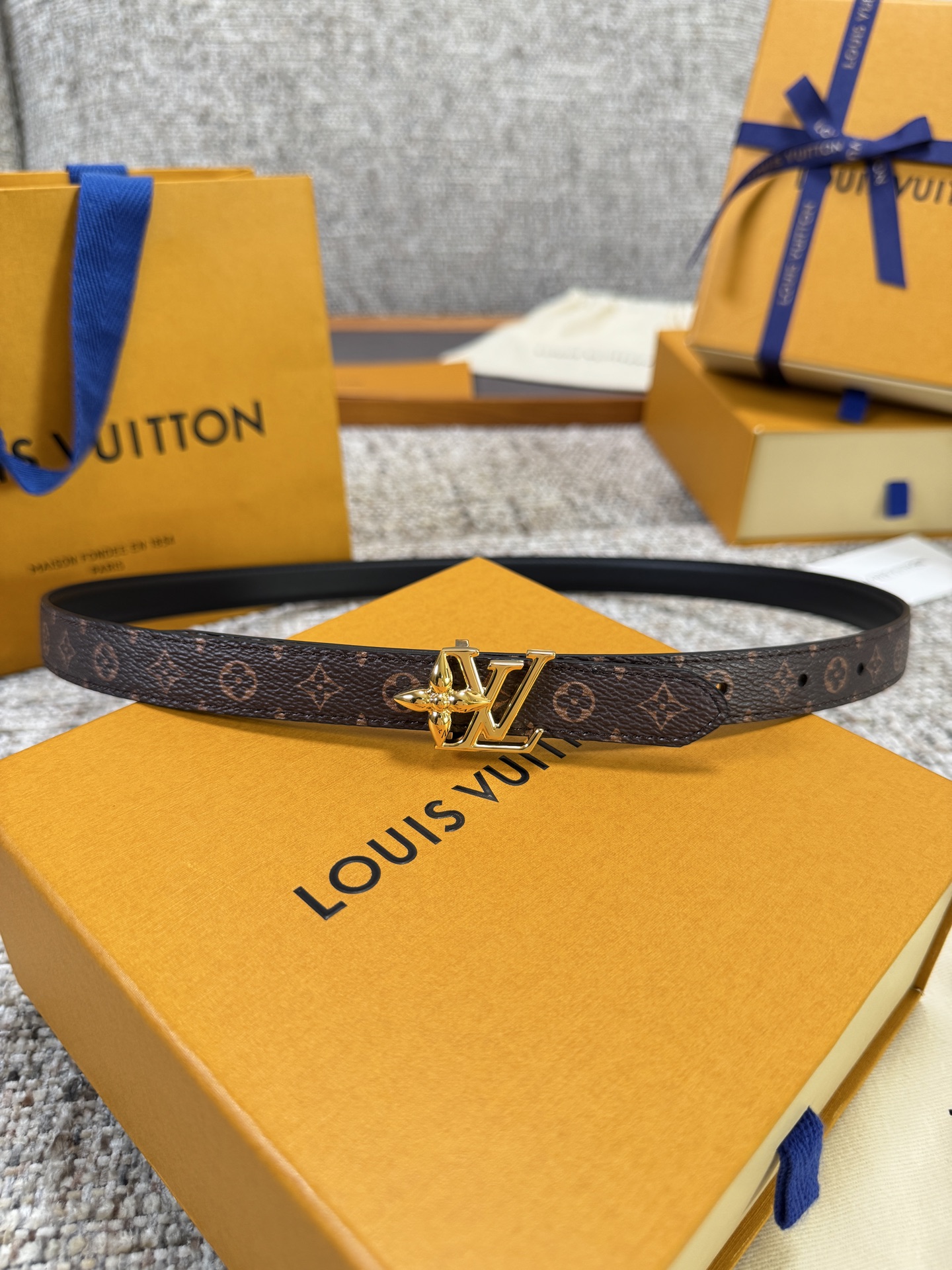 Louis Vuitton LV腰带 BLOOM系列 原厂五金 精致手工绘边 柔软舒适 宽2.0