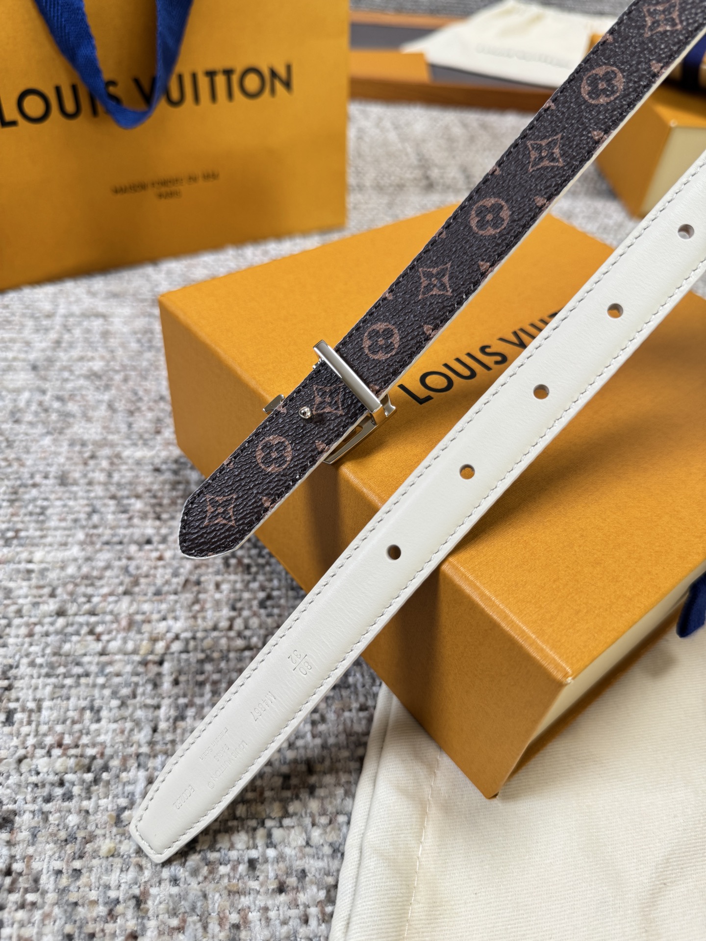 Louis Vuitton LV腰带 BLOOM系列 原厂五金 精致手工绘边 柔软舒适 宽2.0