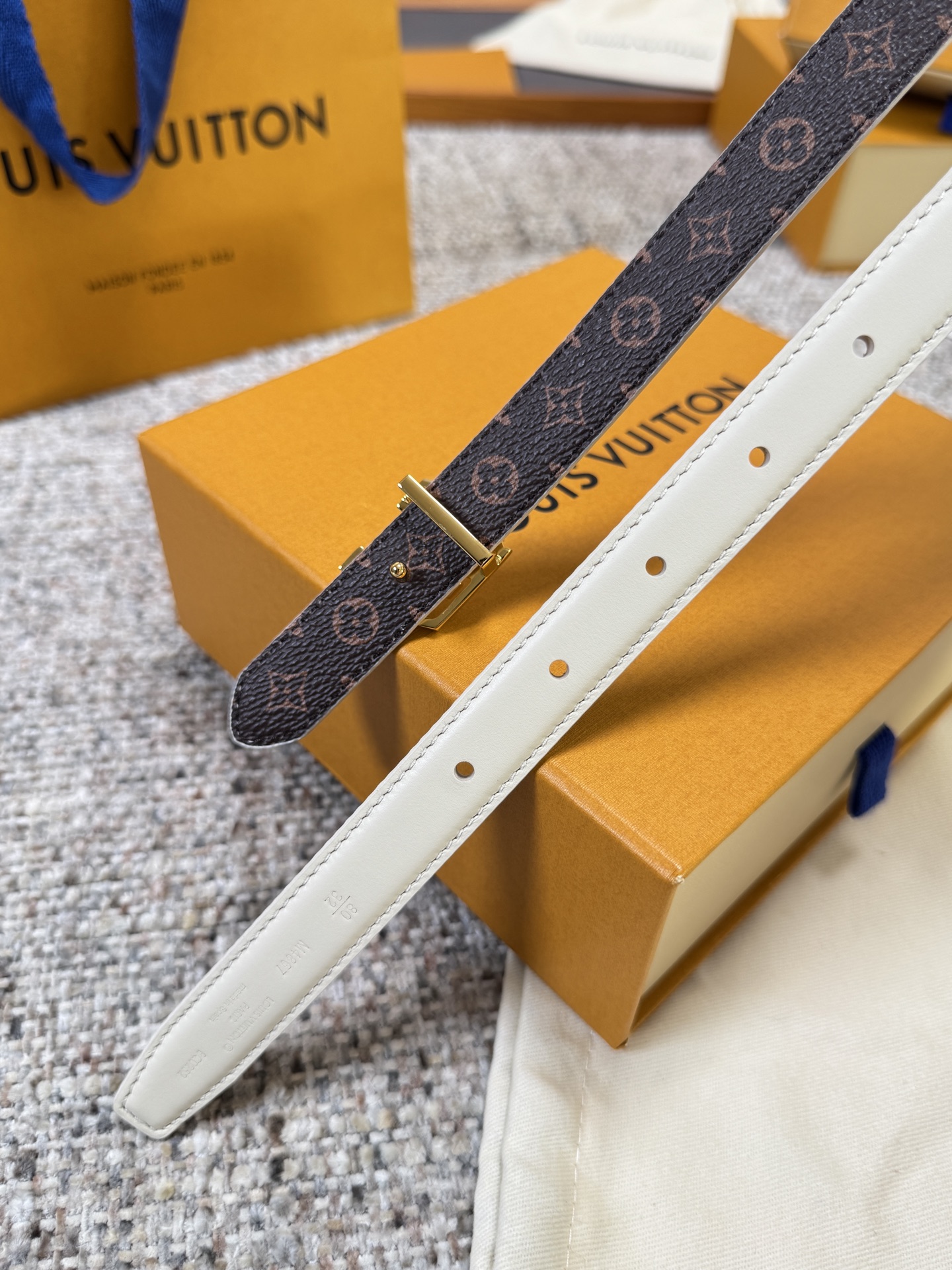 Louis Vuitton LV腰带 BLOOM系列 原厂五金 精致手工绘边 柔软舒适 宽2.0
