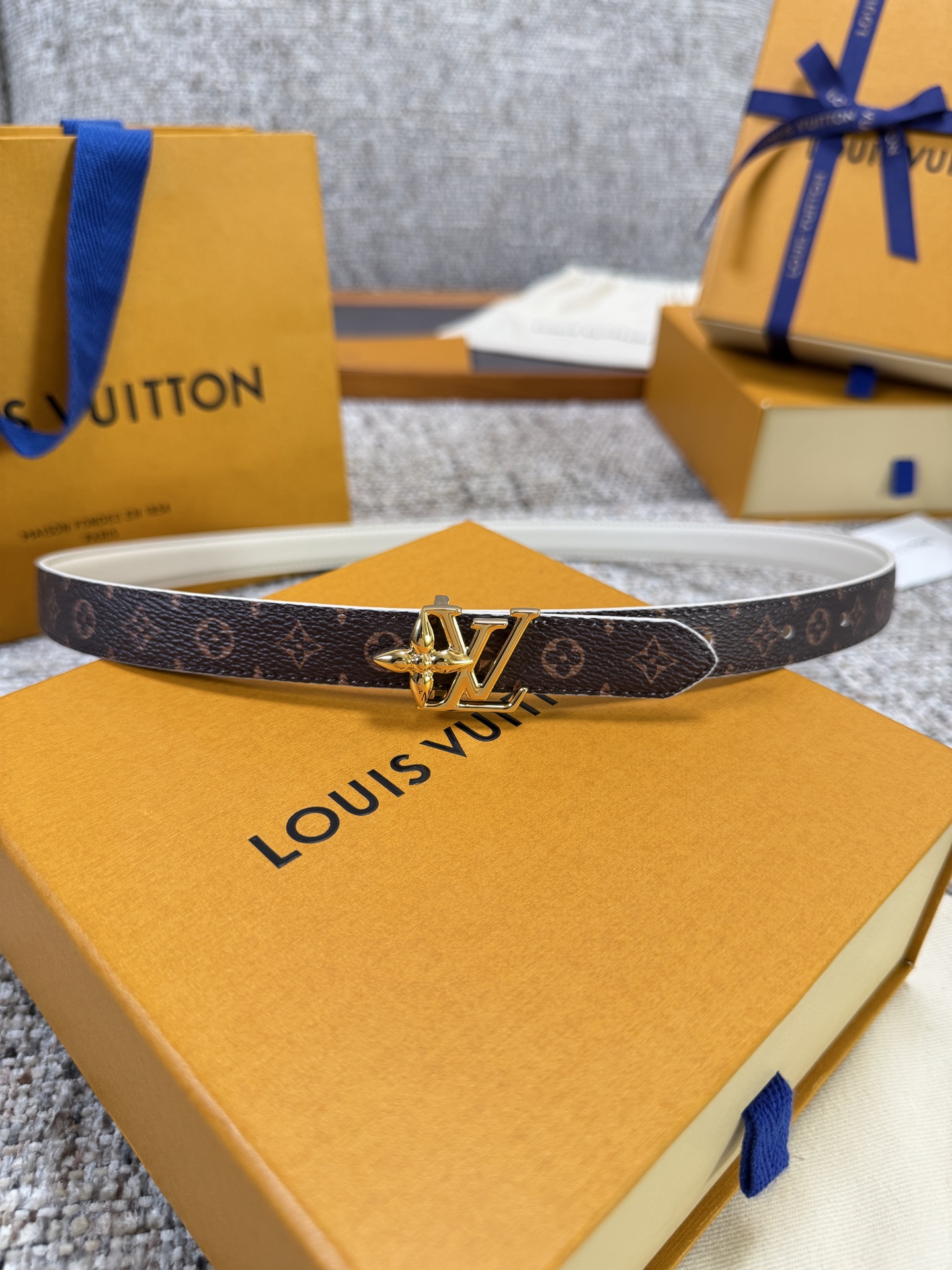 Louis Vuitton LV腰带 BLOOM系列 原厂五金 精致手工绘边 柔软舒适 宽2.0