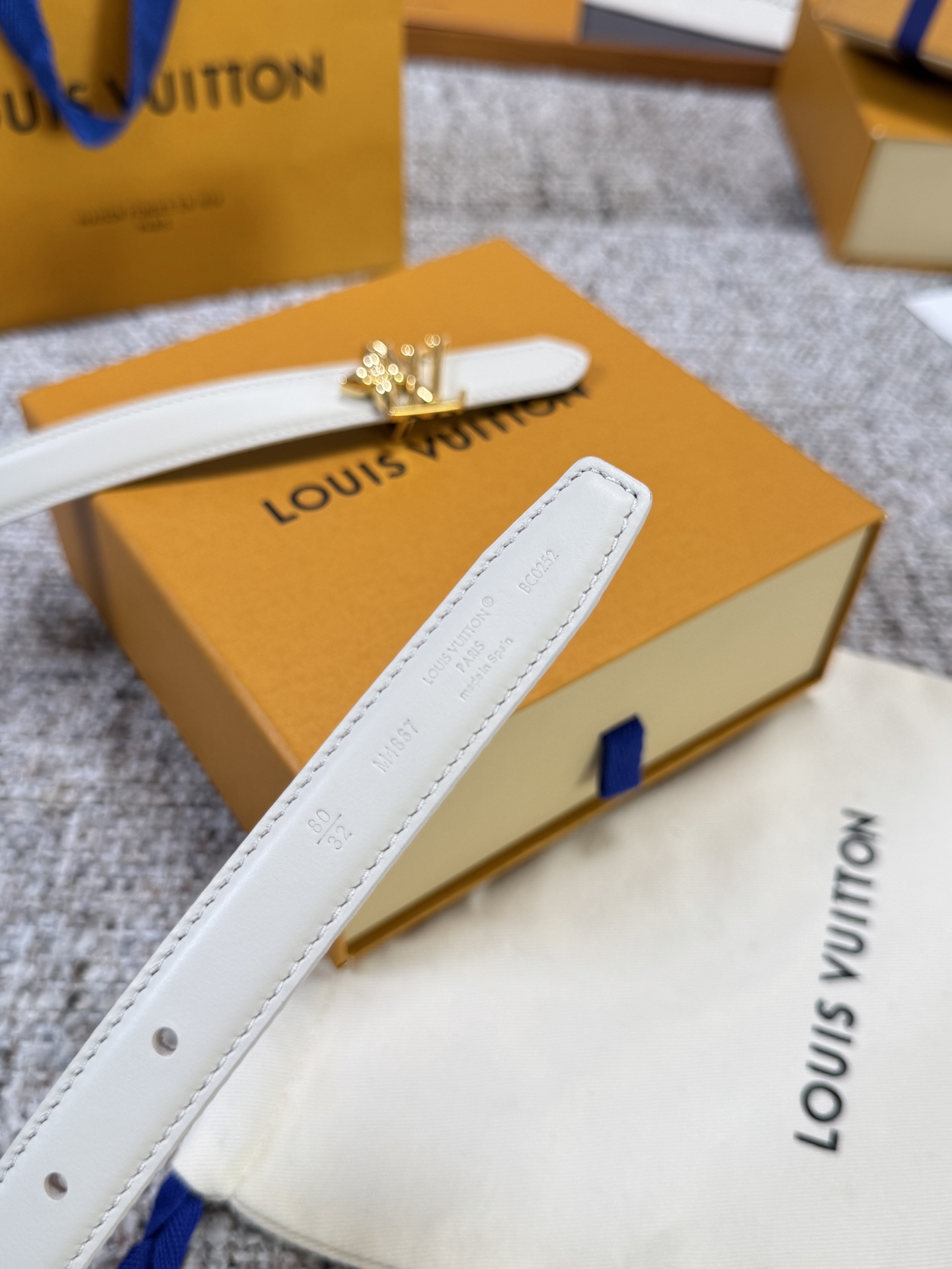 Louis Vuitton LV腰带 BLOOM系列 原厂五金 精致手工绘边 柔软舒适 宽2.0