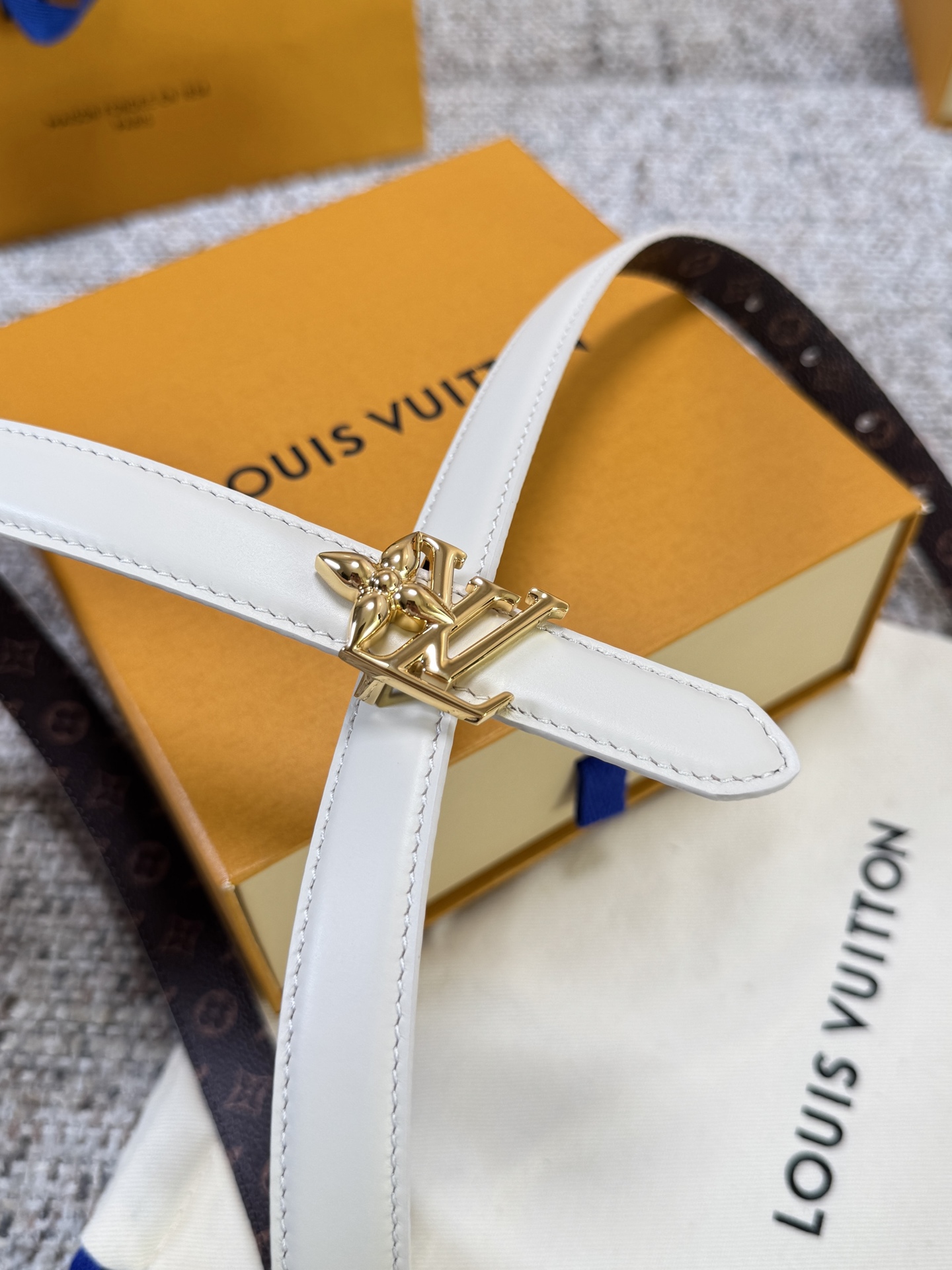Louis Vuitton LV腰带 BLOOM系列 原厂五金 精致手工绘边 柔软舒适 宽2.0