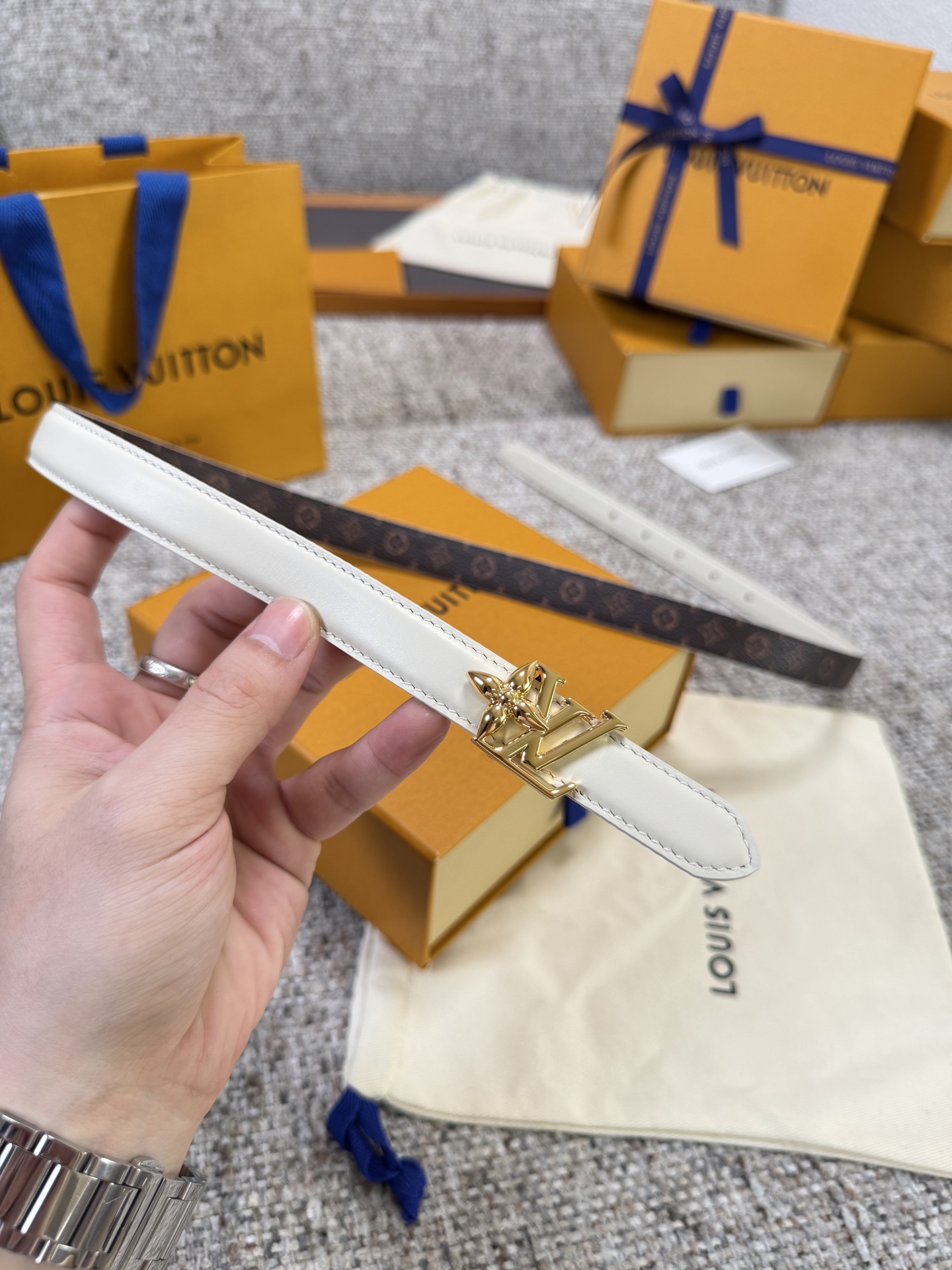 Louis Vuitton LV腰带 BLOOM系列 原厂五金 精致手工绘边 柔软舒适 宽2.0