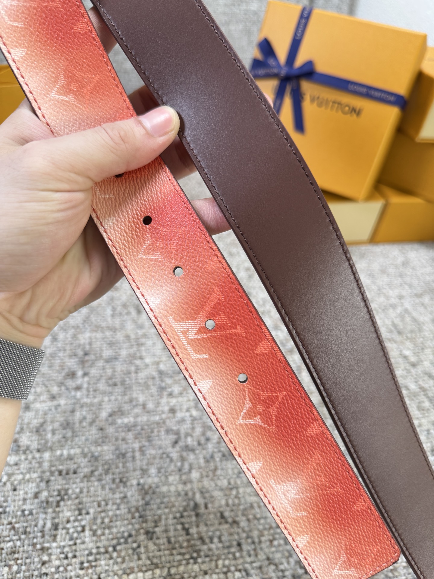 Louis Vuitton LV腰带 PVC皮底系列 原厂五金 精致手工绘边 柔软舒适 宽4.