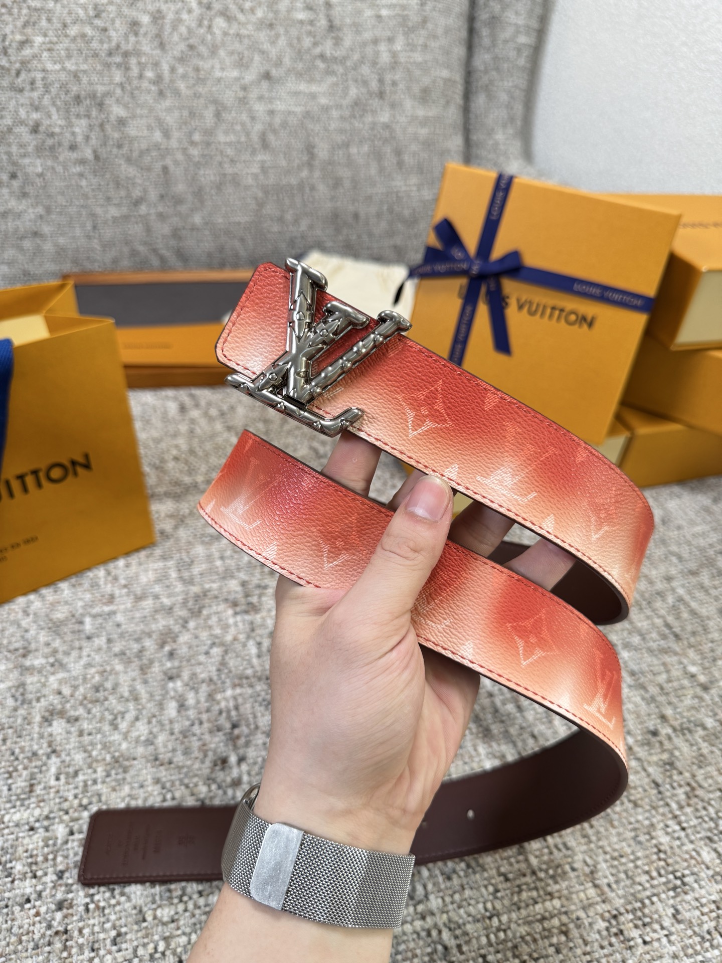 Louis Vuitton LV腰带 PVC皮底系列 原厂五金 精致手工绘边 柔软舒适 宽4.