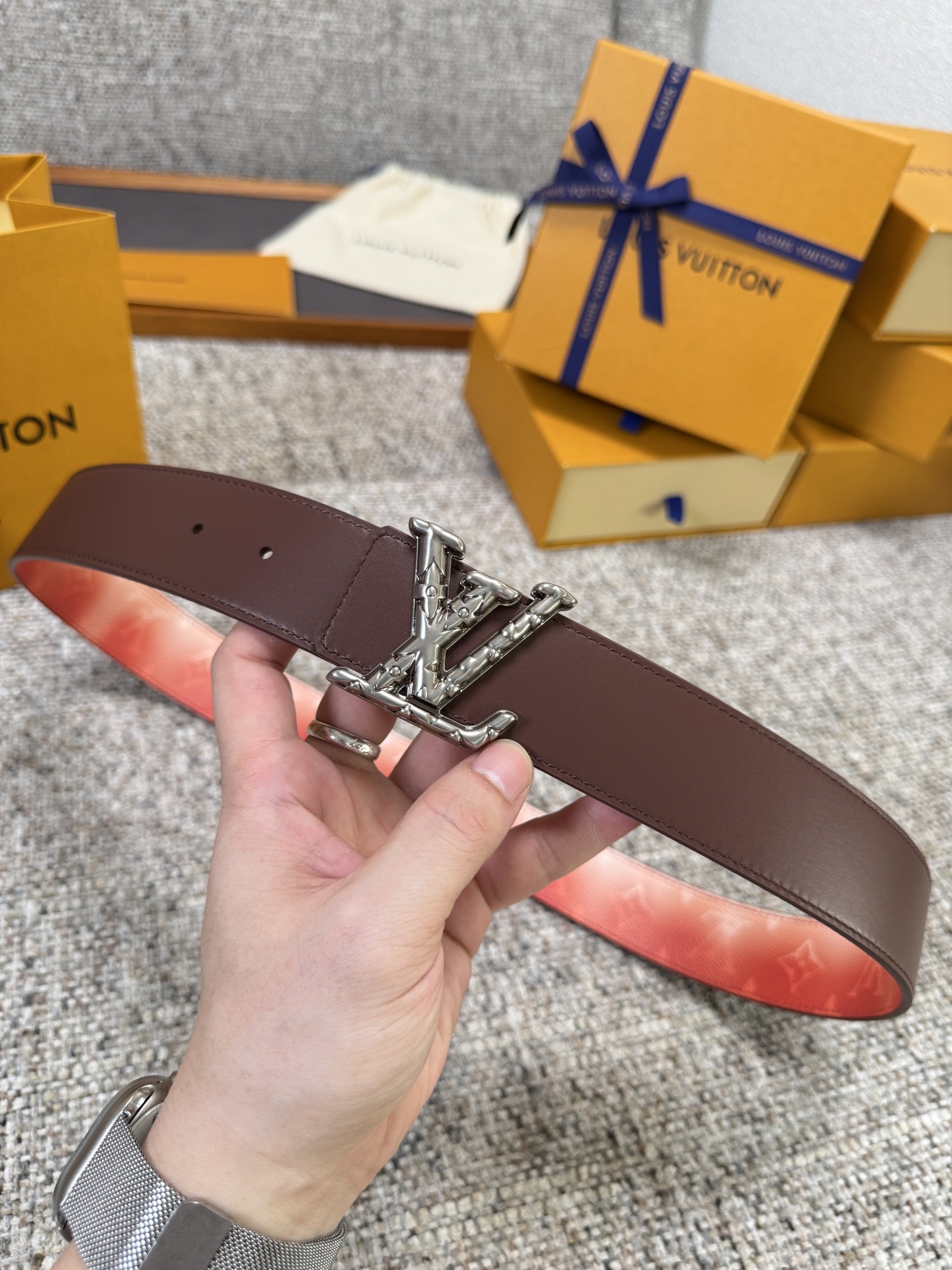 Louis Vuitton LV腰带 PVC皮底系列 原厂五金 精致手工绘边 柔软舒适 宽4.