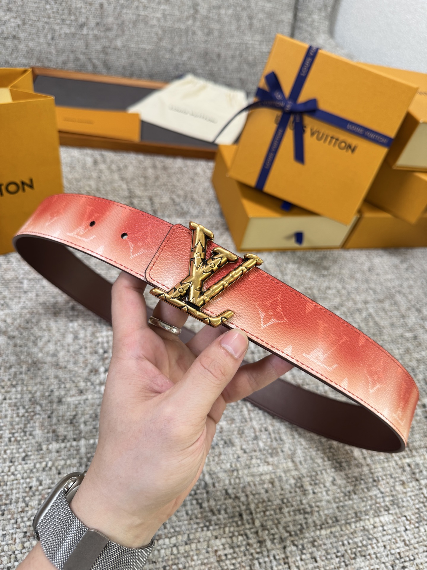 Louis Vuitton LV腰带 Pvc皮底系列 原厂五金 精致手工绘边 柔软舒适 宽4.0