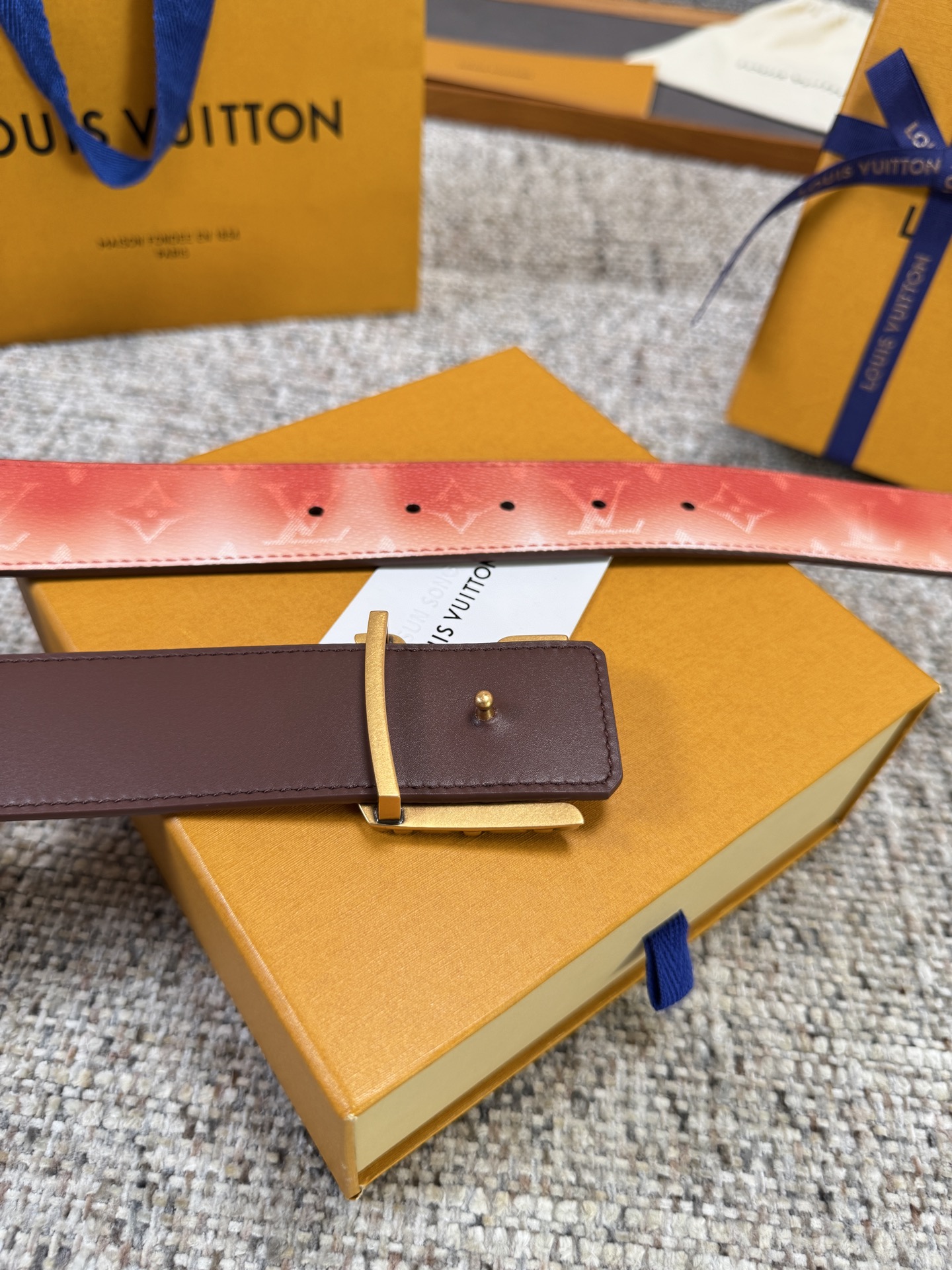 Louis Vuitton LV腰带 Pvc皮底系列 原厂五金 精致手工绘边 柔软舒适 宽4.0