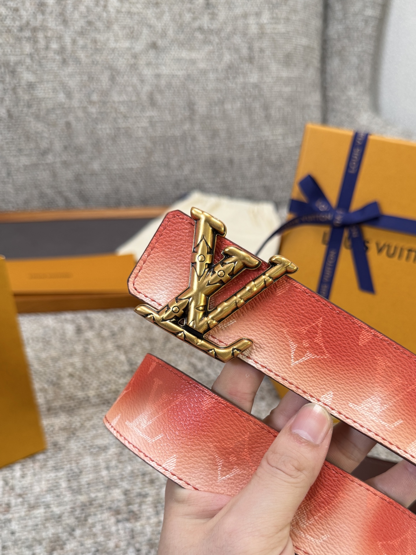 Louis Vuitton LV腰带 Pvc皮底系列 原厂五金 精致手工绘边 柔软舒适 宽4.0