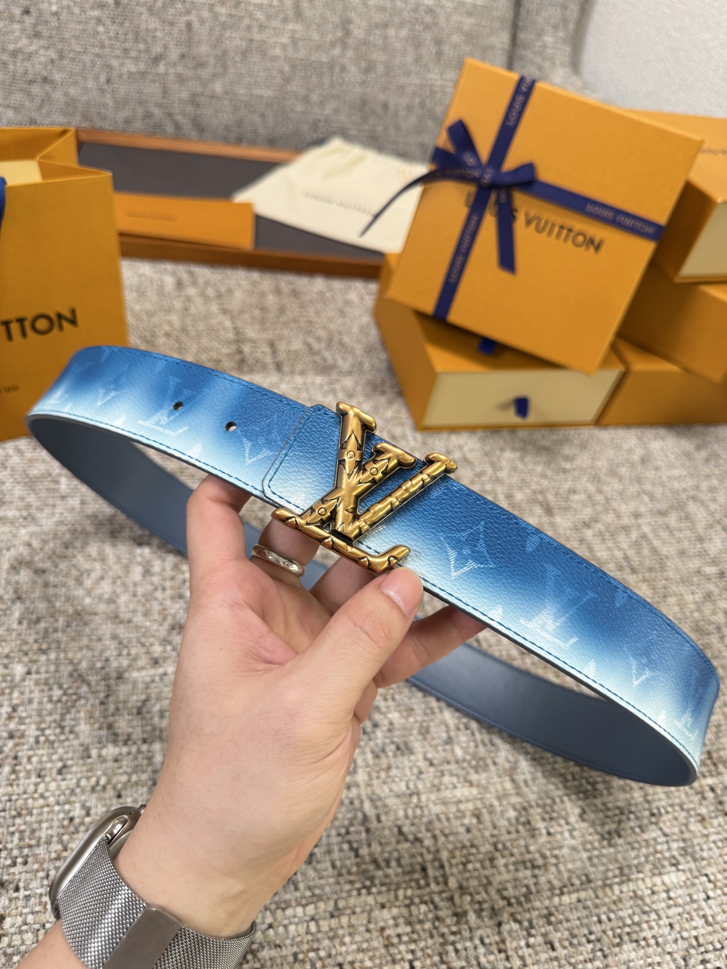 Louis Vuitton LV腰带 PVC皮底系列 原厂五金 精致手工绘边 柔软舒适 宽4.