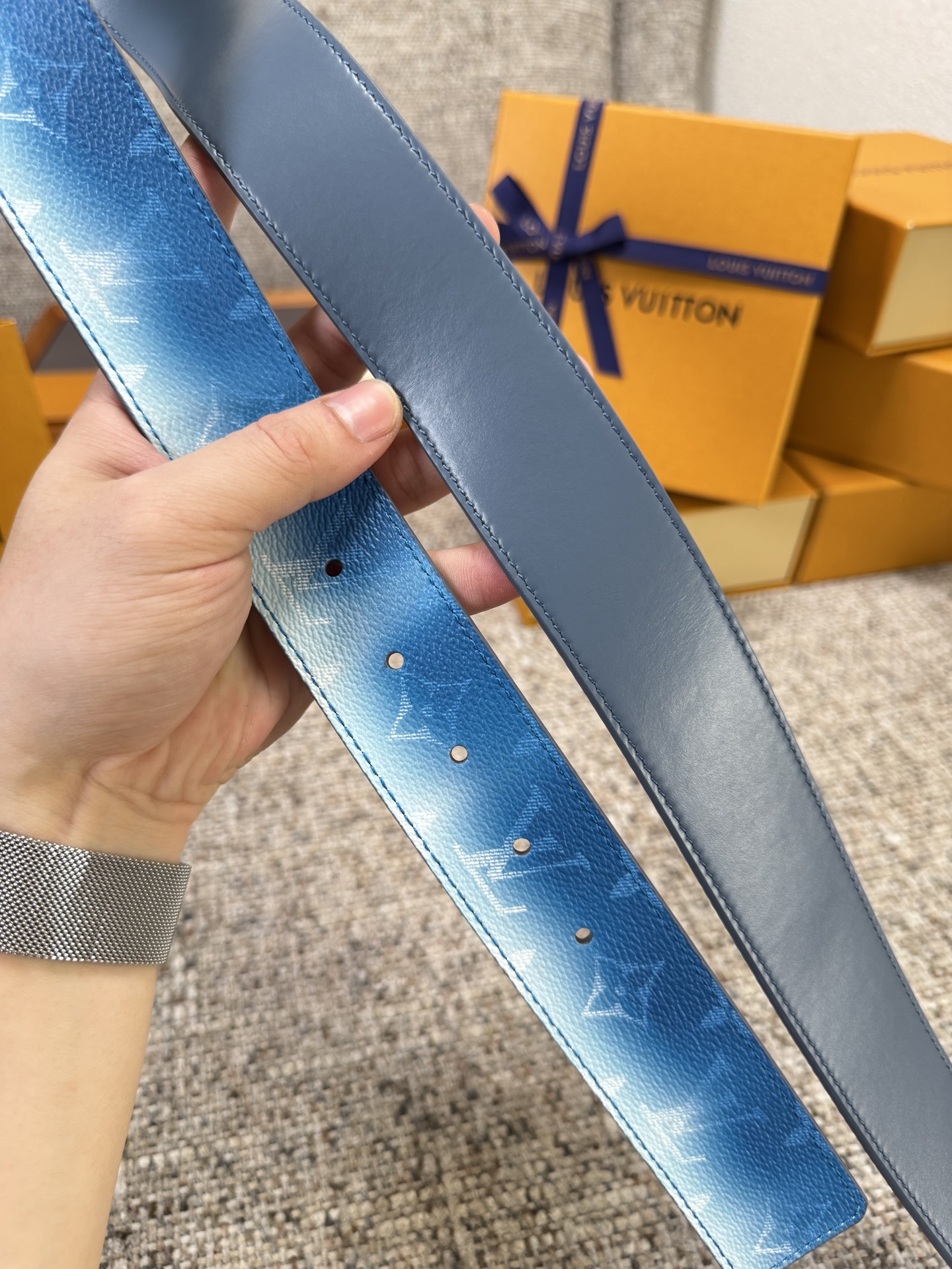 Louis Vuitton LV腰带 PVC皮底系列 原厂五金 精致手工绘边 柔软舒适 宽4.