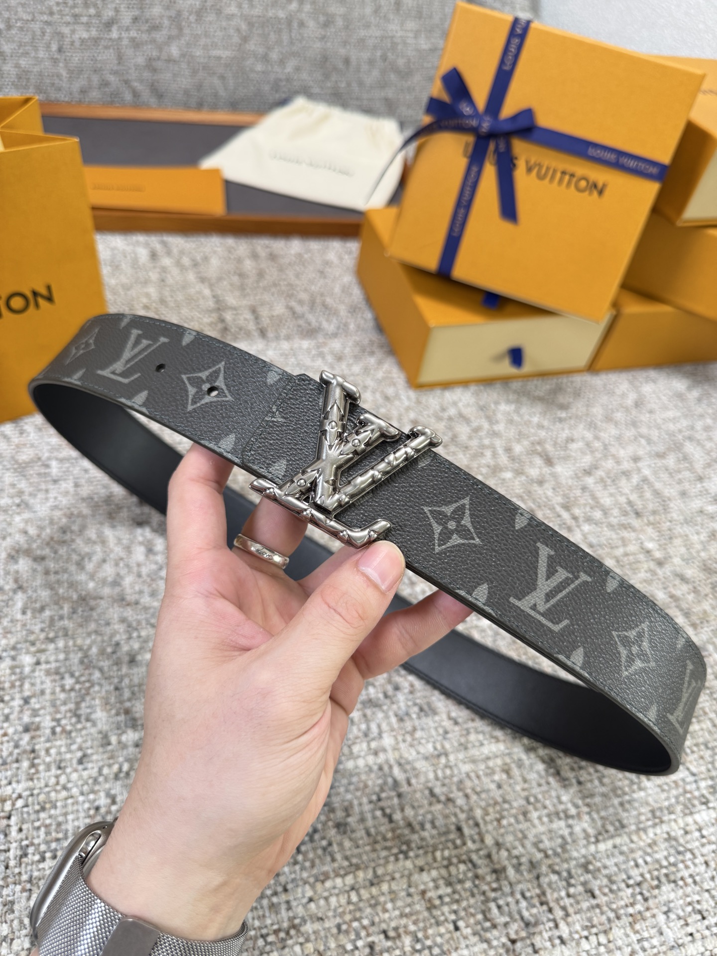 Louis Vuitton LV腰带 PVC皮底系列 原厂五金 精致手工绘边 柔软舒适 宽4.0