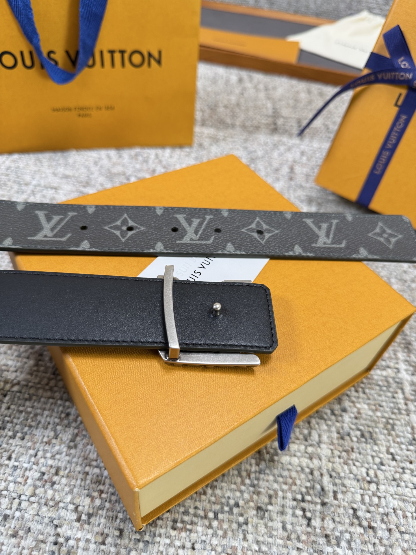 Louis Vuitton LV腰带 PVC皮底系列 原厂五金 精致手工绘边 柔软舒适 宽4.0