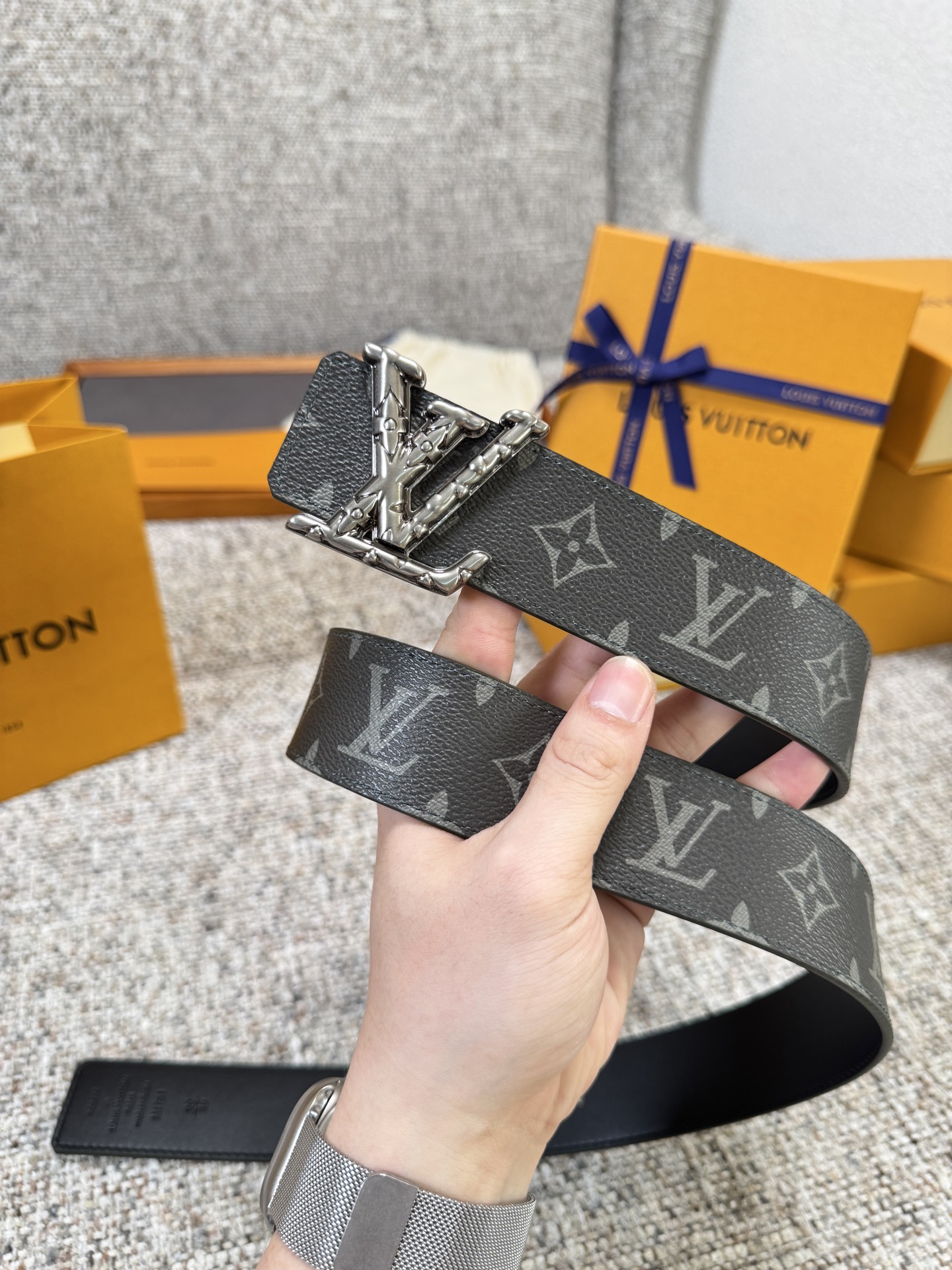 Louis Vuitton LV腰带 PVC皮底系列 原厂五金 精致手工绘边 柔软舒适 宽4.0