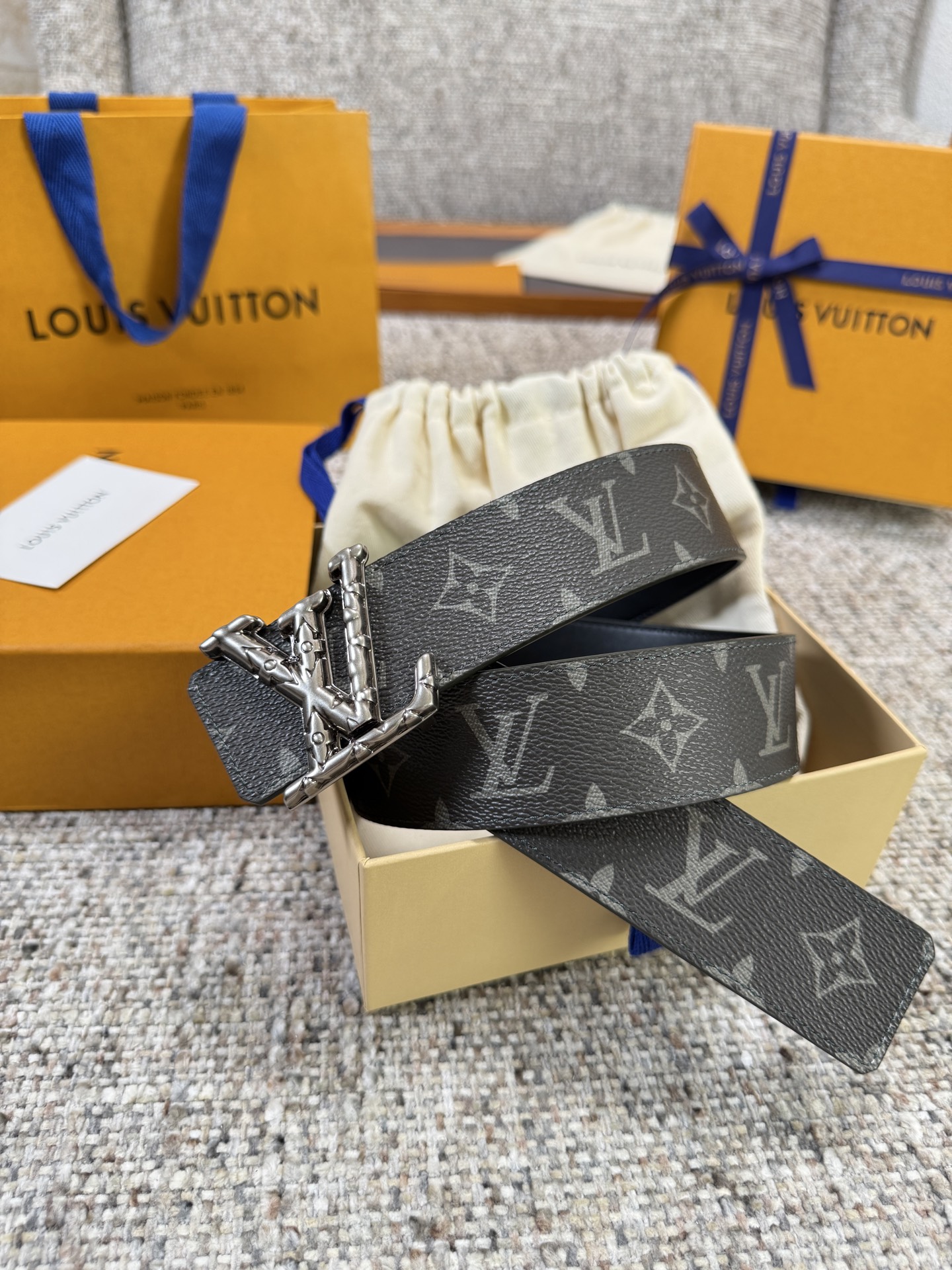 Louis Vuitton LV腰带 PVC皮底系列 原厂五金 精致手工绘边 柔软舒适 宽4.0